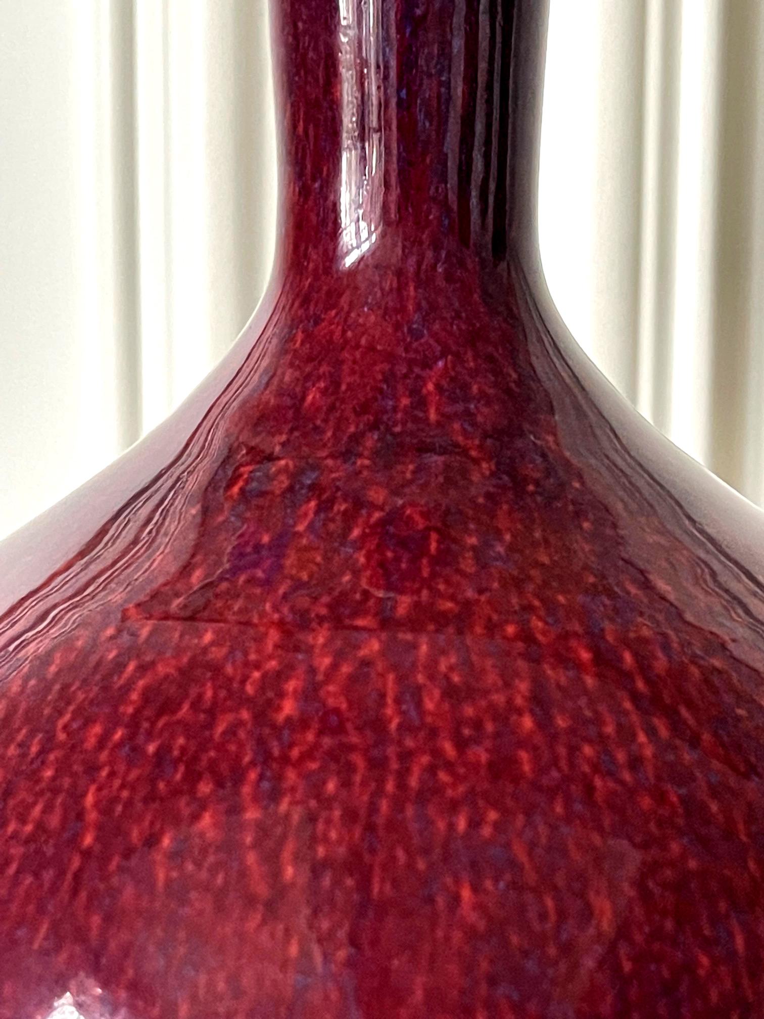 Grand vase en céramique avec glaçure Sang-de-Bœuf du frère Thomas Bezanson en vente 3