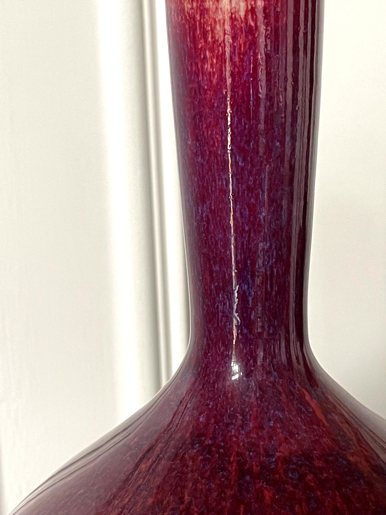 Grand vase en céramique avec glaçure Sang-de-Bœuf du frère Thomas Bezanson en vente 8