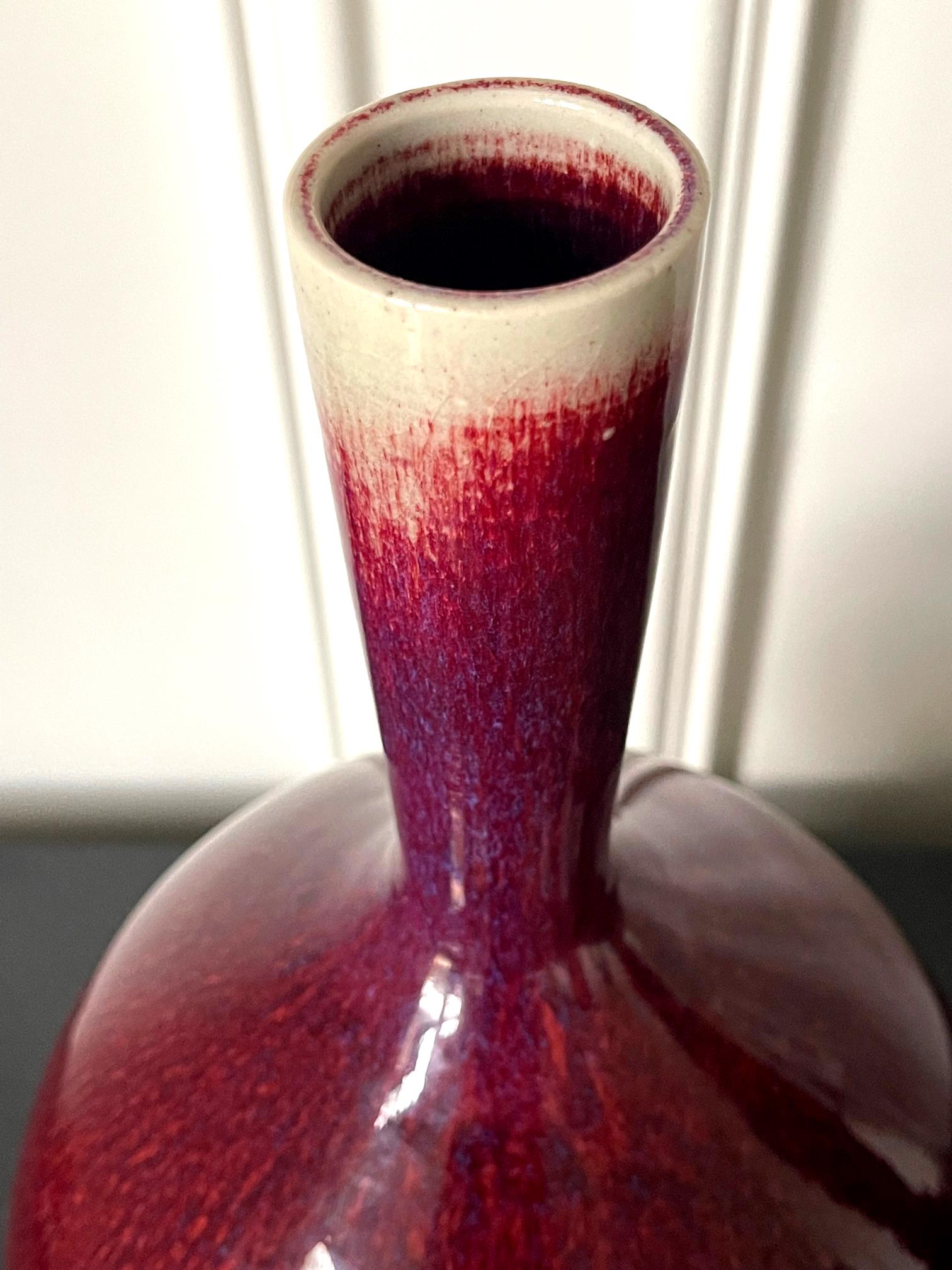 Grand vase en céramique avec glaçure Sang-de-Bœuf du frère Thomas Bezanson en vente 9