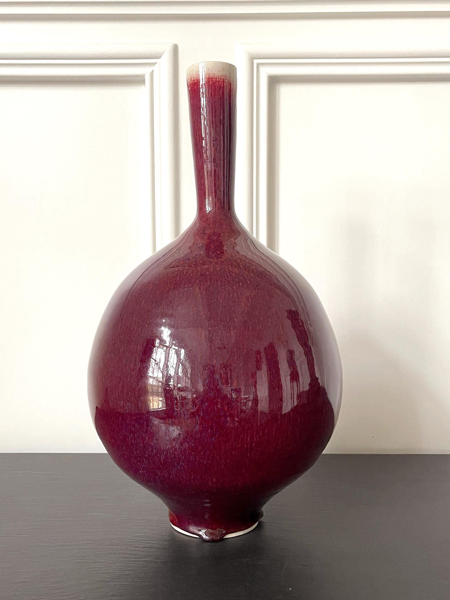 Américain Grand vase en céramique avec glaçure Sang-de-Bœuf du frère Thomas Bezanson en vente