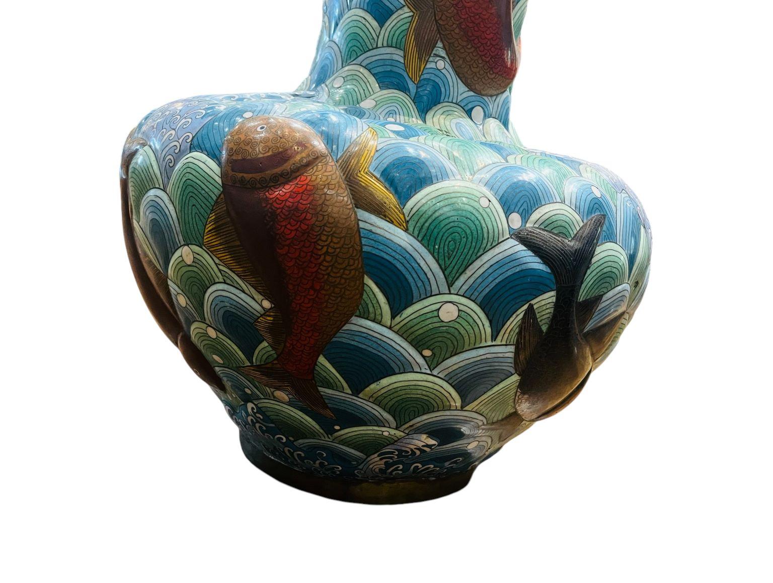 Early Large Cloisonne Japanese Vase With Vibrant Koi In Good Condition In Bernville, PA