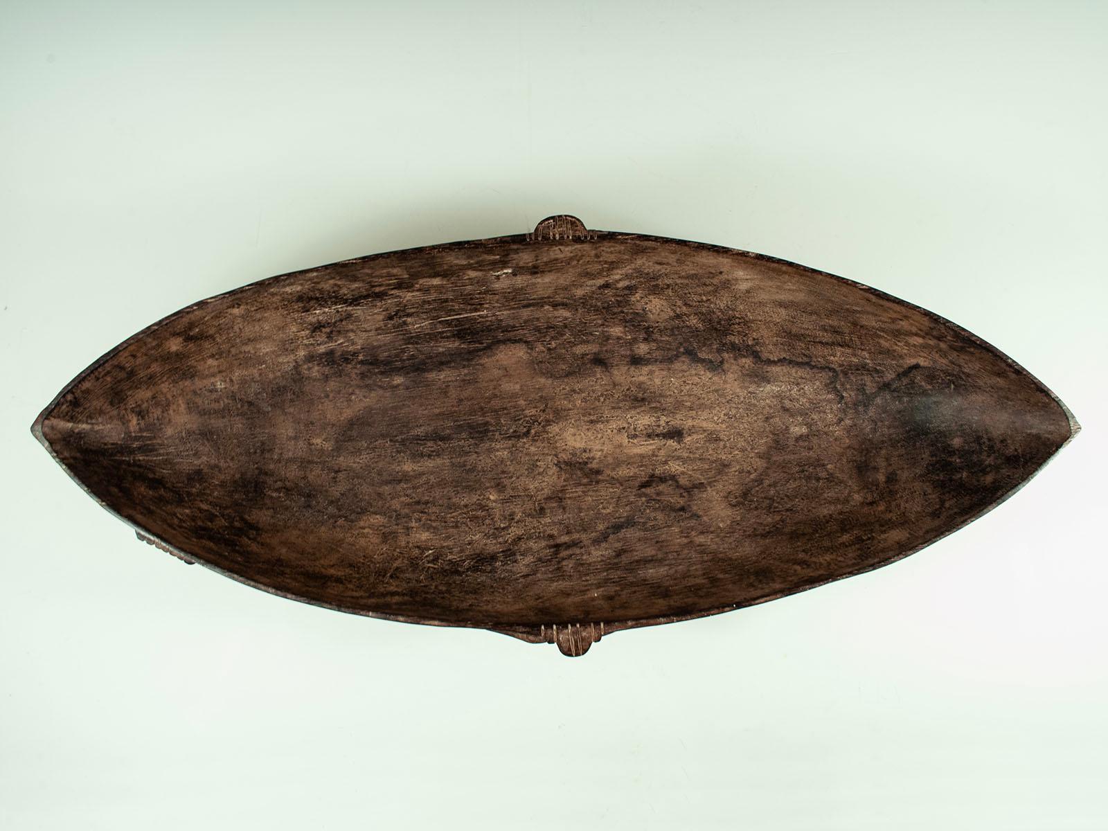 Early Large Food Bowl, Tami Islands, Huon Gulf, Papua New Guinea In Good Condition For Sale In Point Richmond, CA