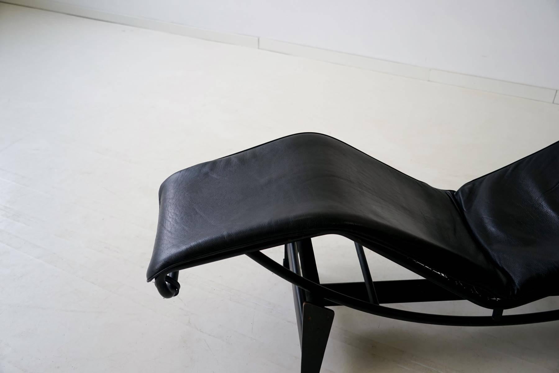 Early LC4 Le Corbusier Chaise Longue Cassina In Good Condition In Telgte, DE
