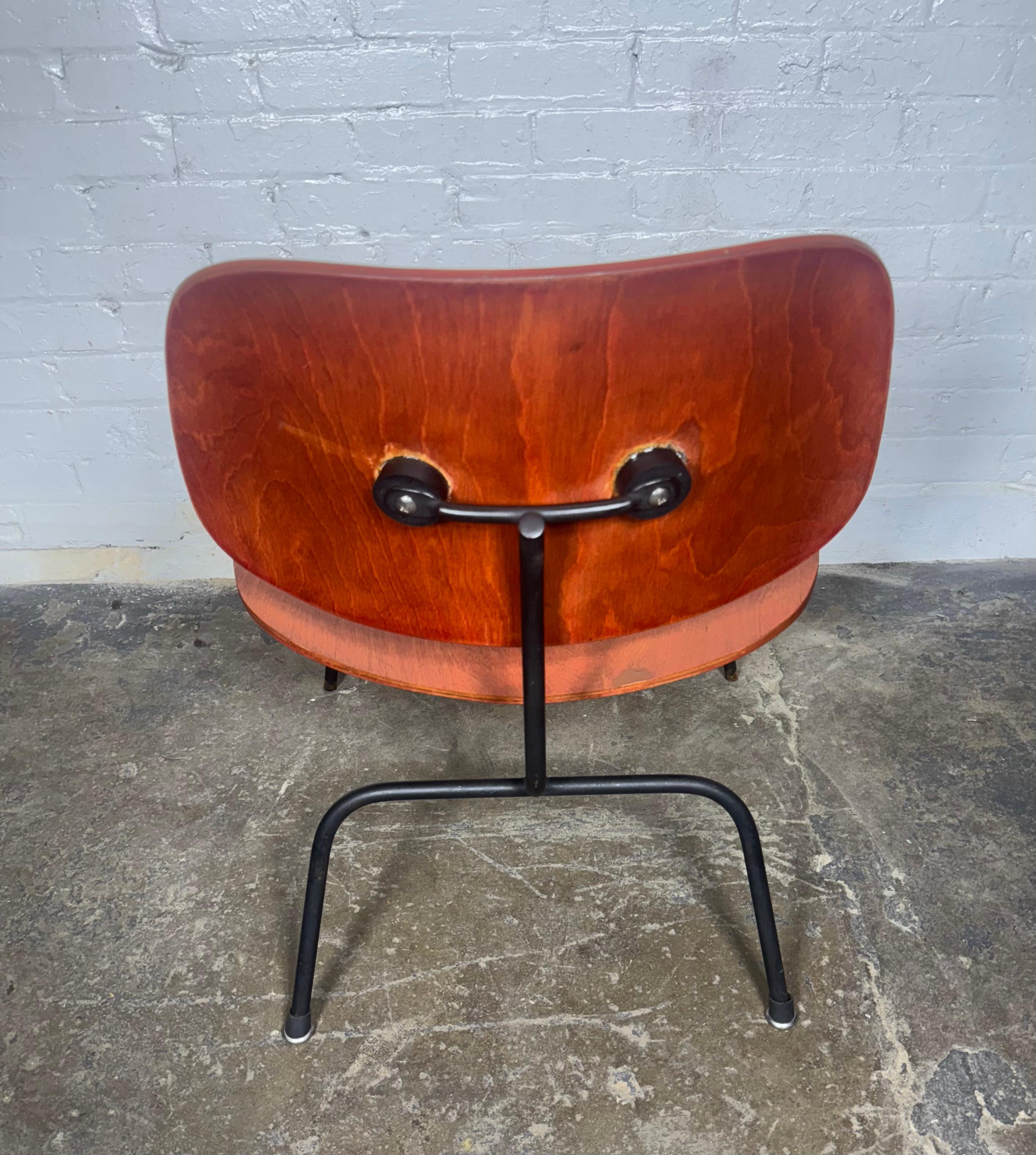 Early LCM Red Aniline Dyed by Charles Eames for Herman Miller For Sale 4