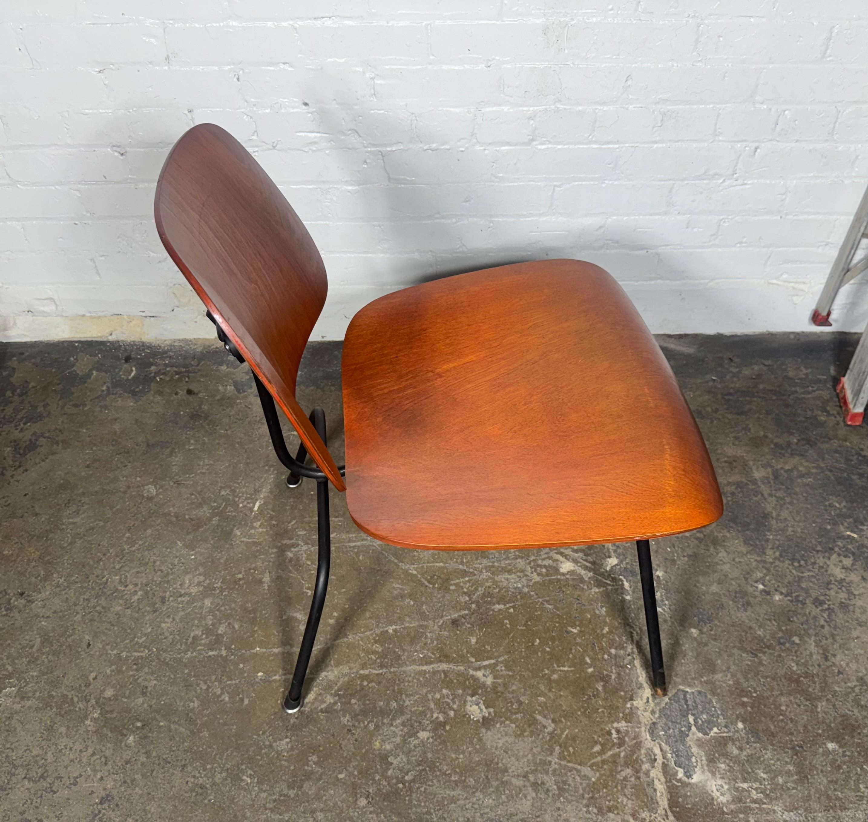 Early LCM Red Aniline Dyed by Charles Eames for Herman Miller For Sale 5