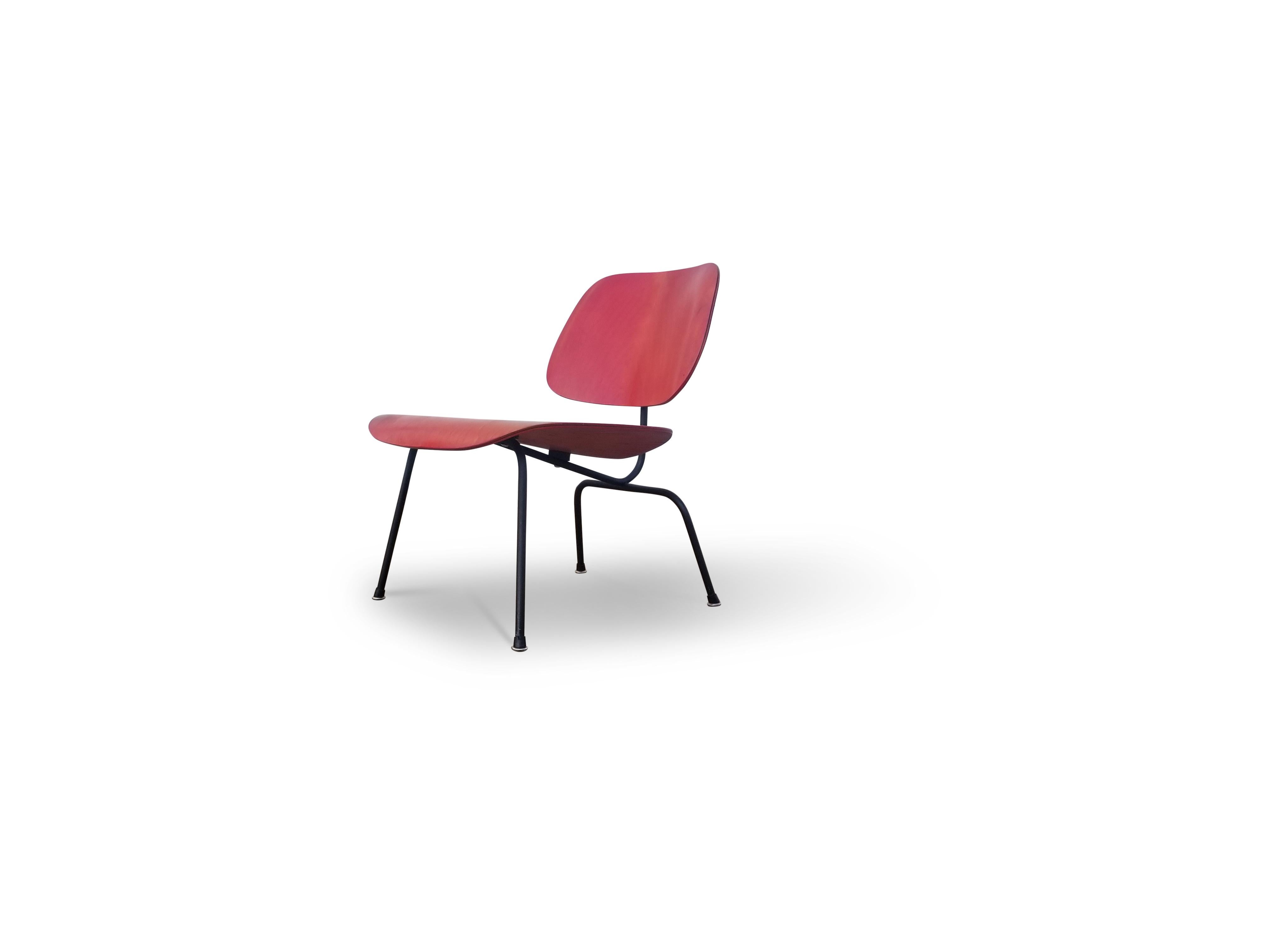 Frühe LCM rote Anilinfärbung von Charles Eames für Herman Miller.