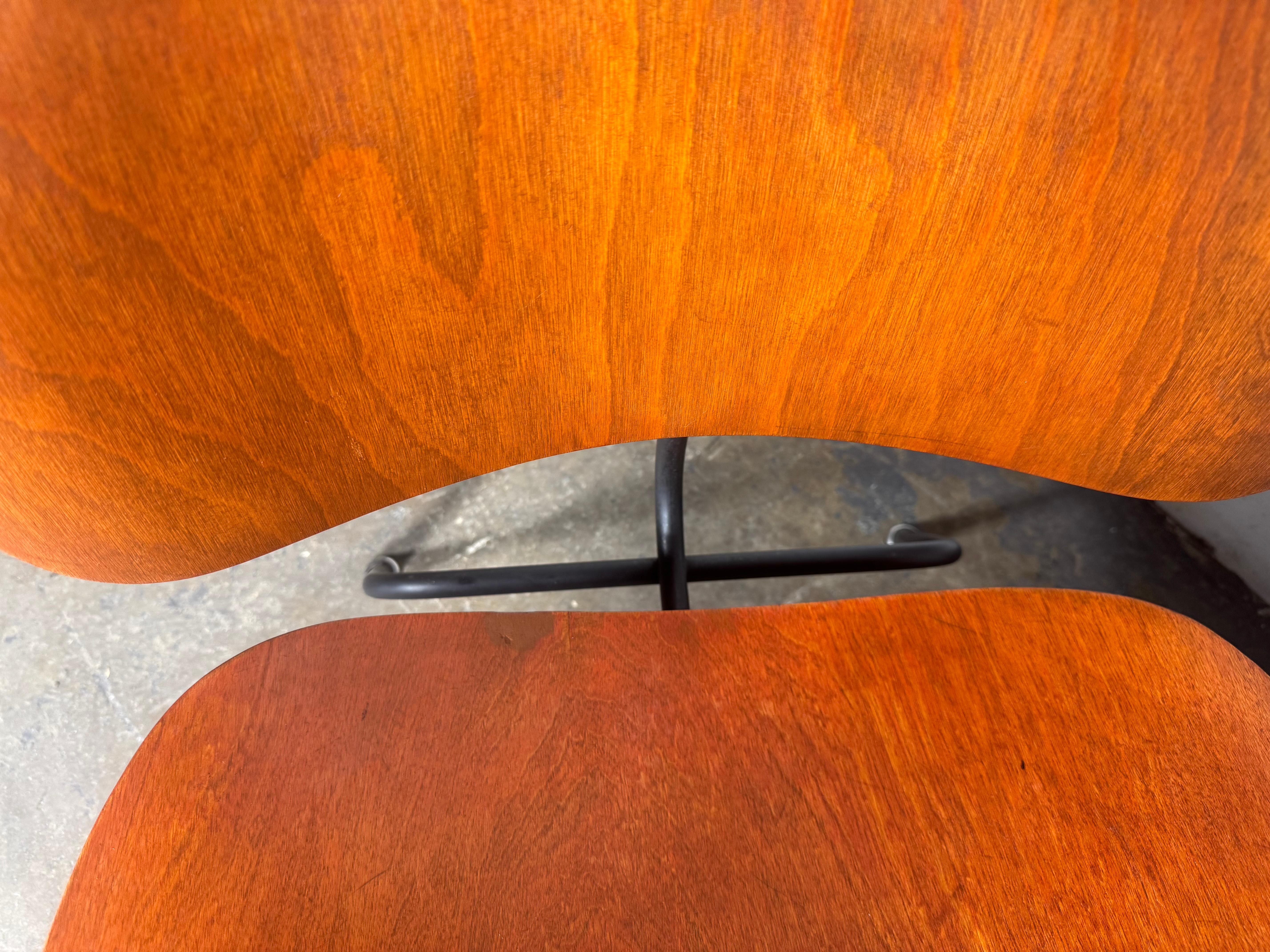 Early LCM Red Aniline Dyed by Charles Eames for Herman Miller For Sale 1