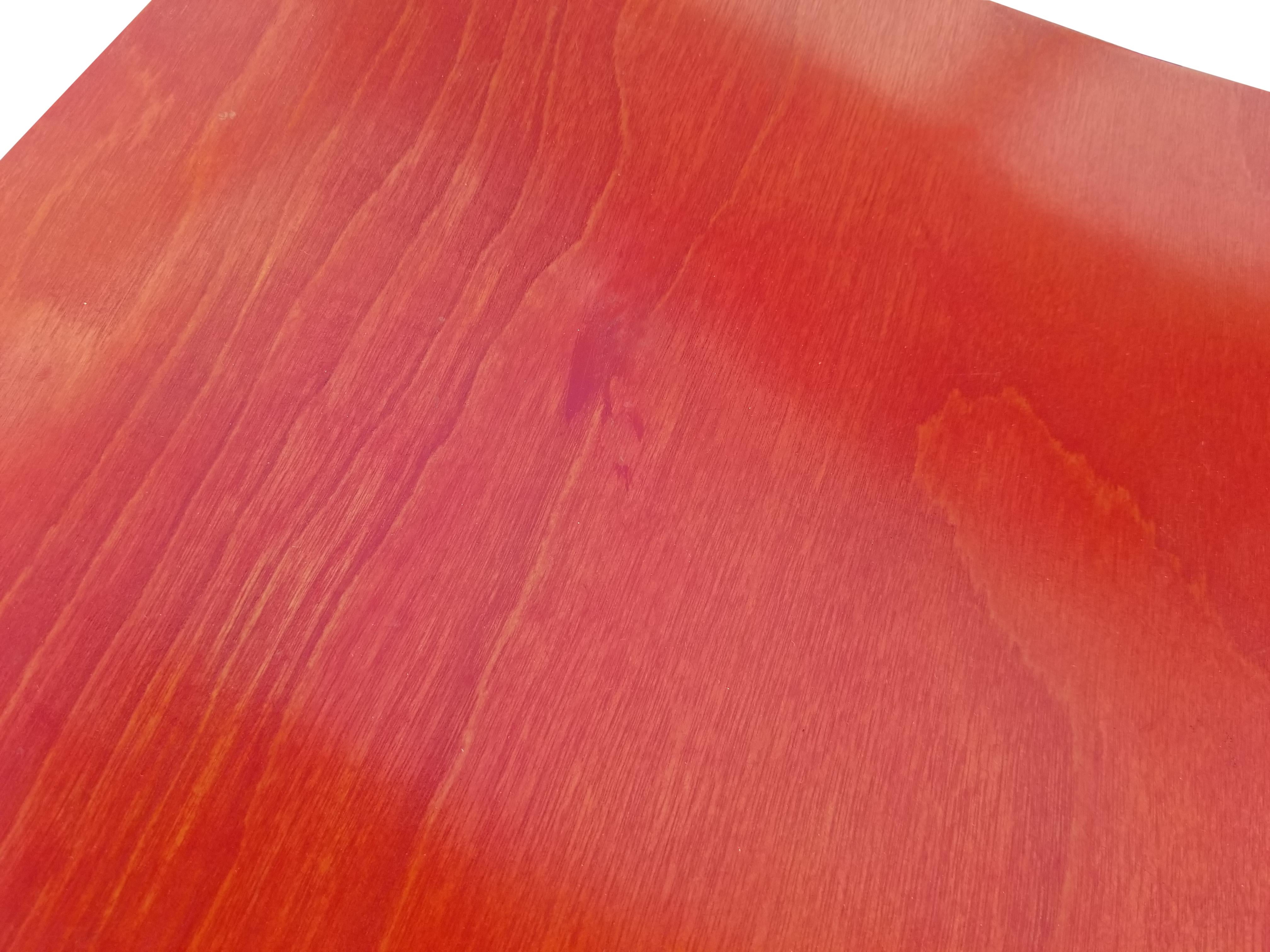 Fauteuil en aniline rouge teint début LCM par Charles Eames pour Herman Miller en vente 3