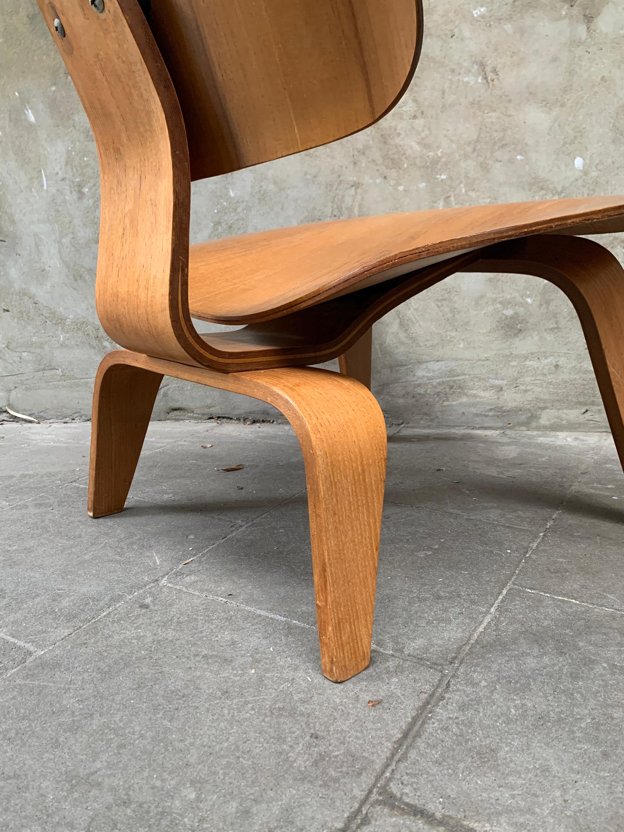 Early LCW Lounge Chair in Ash, Charles & Ray Eames Herman Miller / Evans 1940s in vendita 3