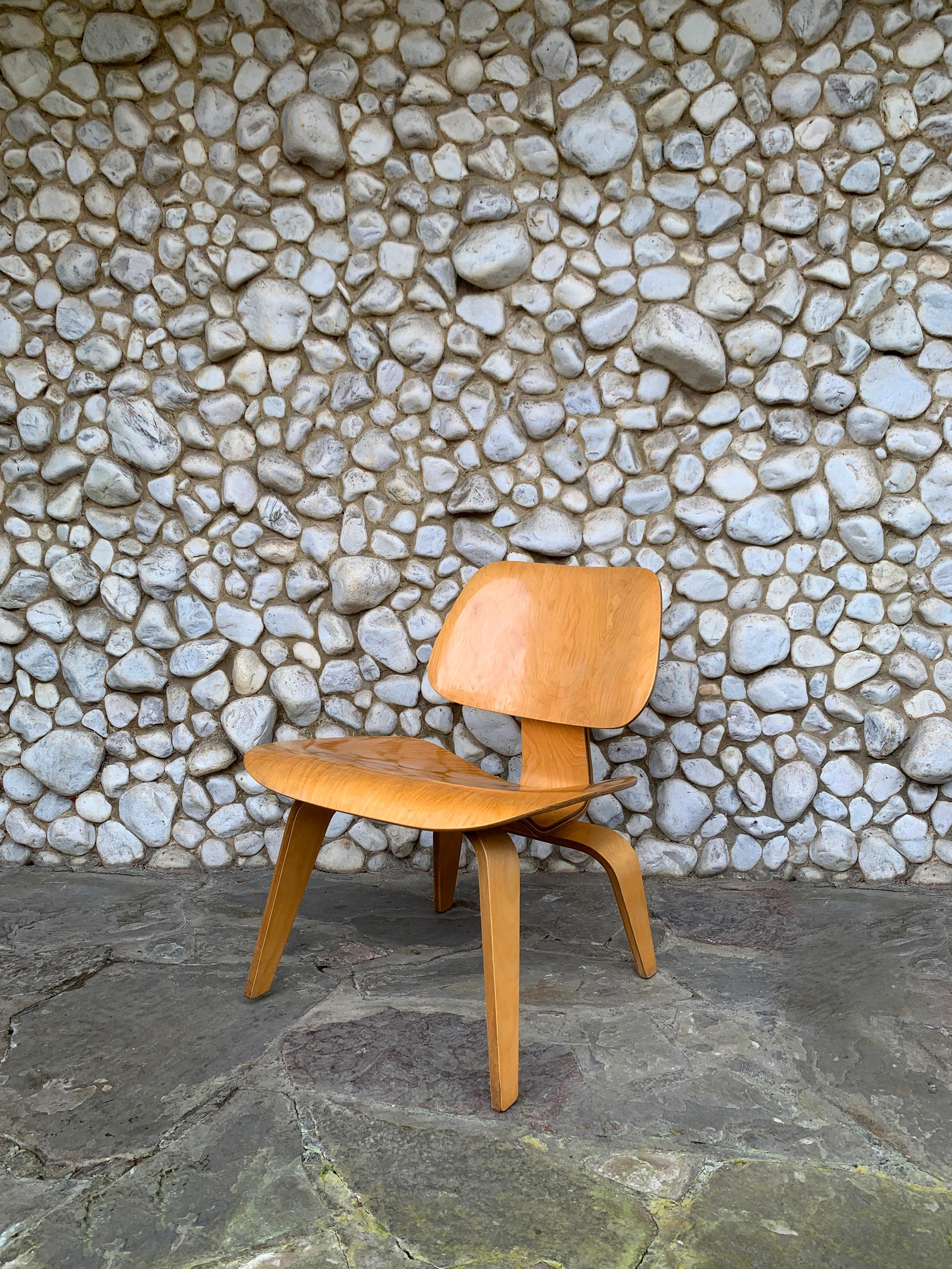 Early LCW Lounge Chair in Birch by Charles & Ray Eames, Herman Miller, 1950s For Sale 3