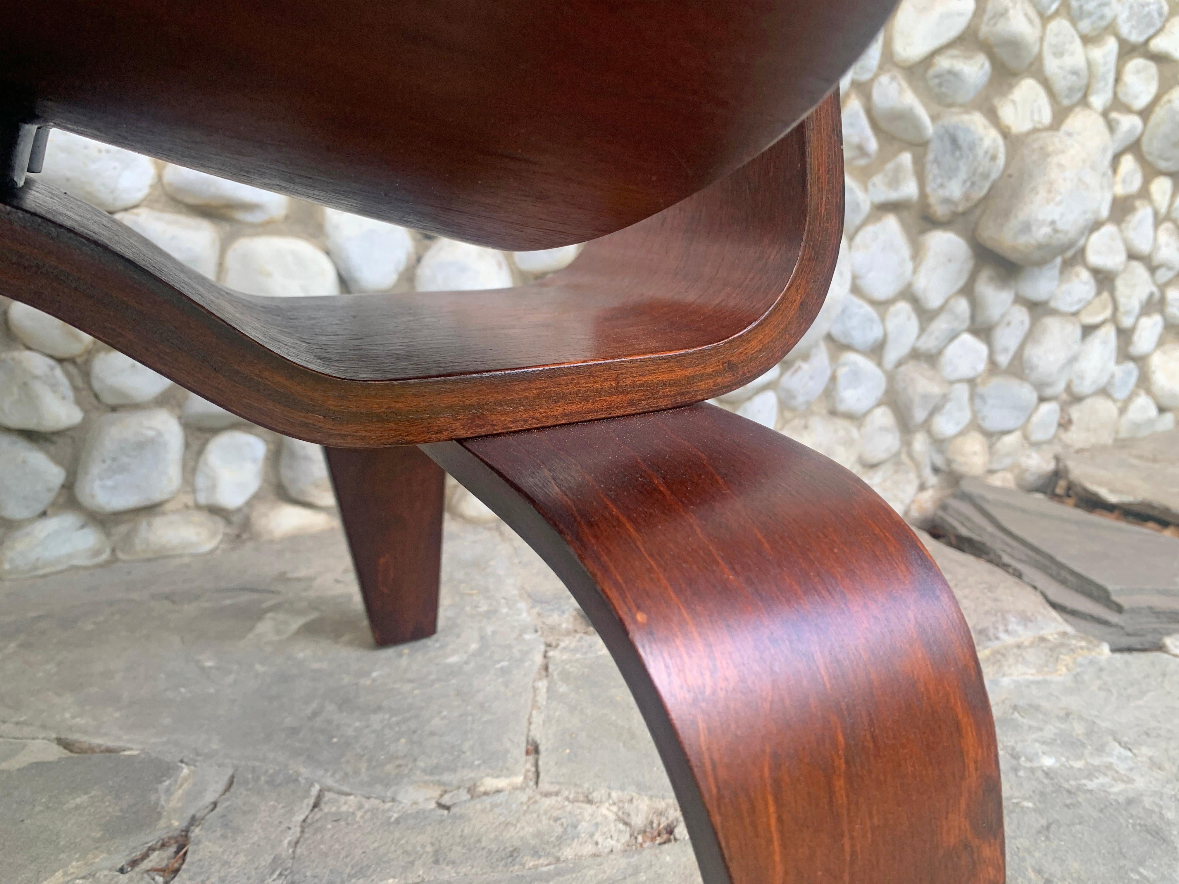 Chaise longue LCW en noyer, Charles and Ray Eames Herman Miller 1940s en vente 4