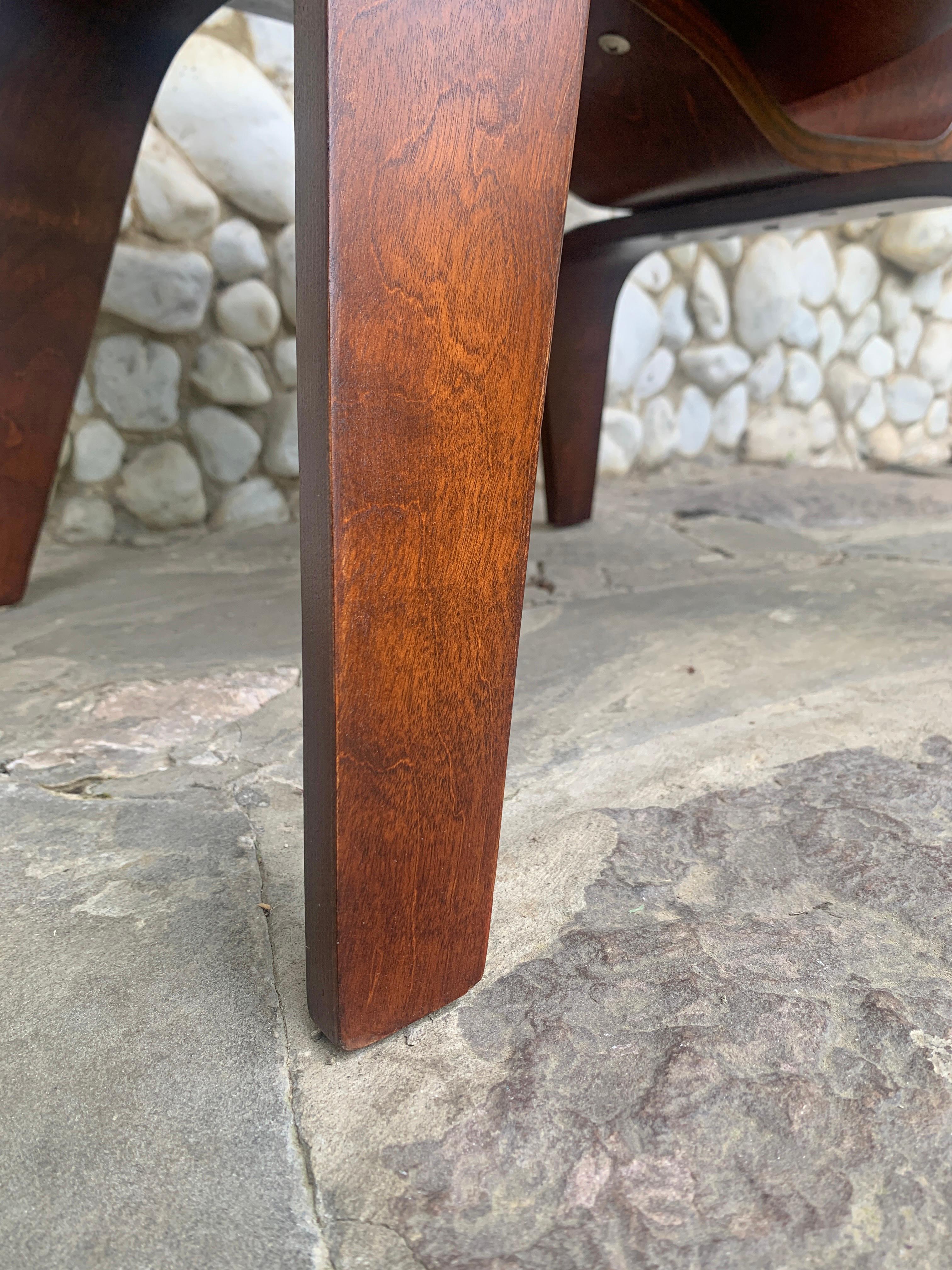 Chaise longue LCW en noyer, Charles and Ray Eames Herman Miller 1940s en vente 5