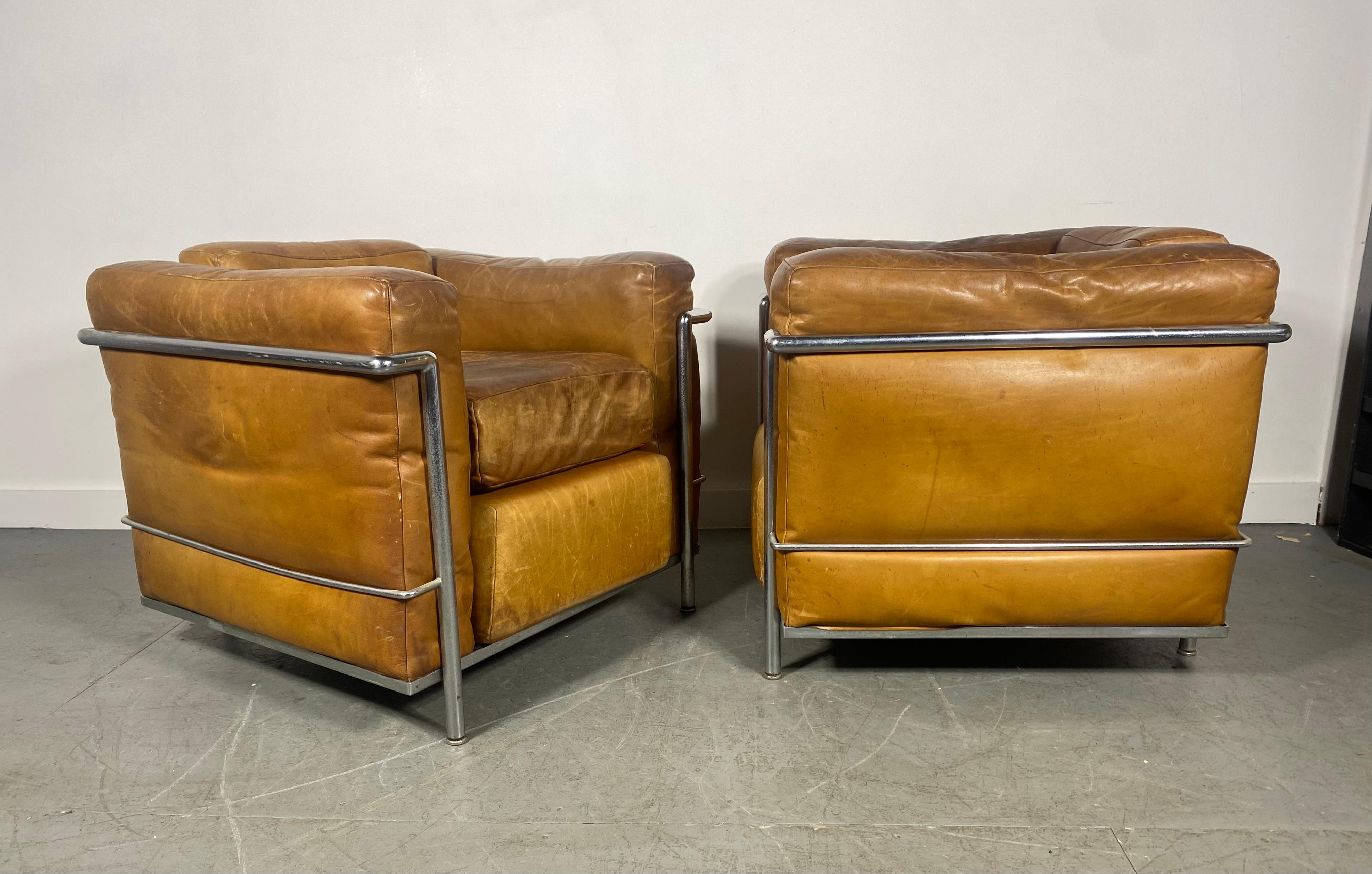 Bauhaus Early Le Corbusier LC2 Petite Modele Armchair in Original Tobacco Leather For Sale