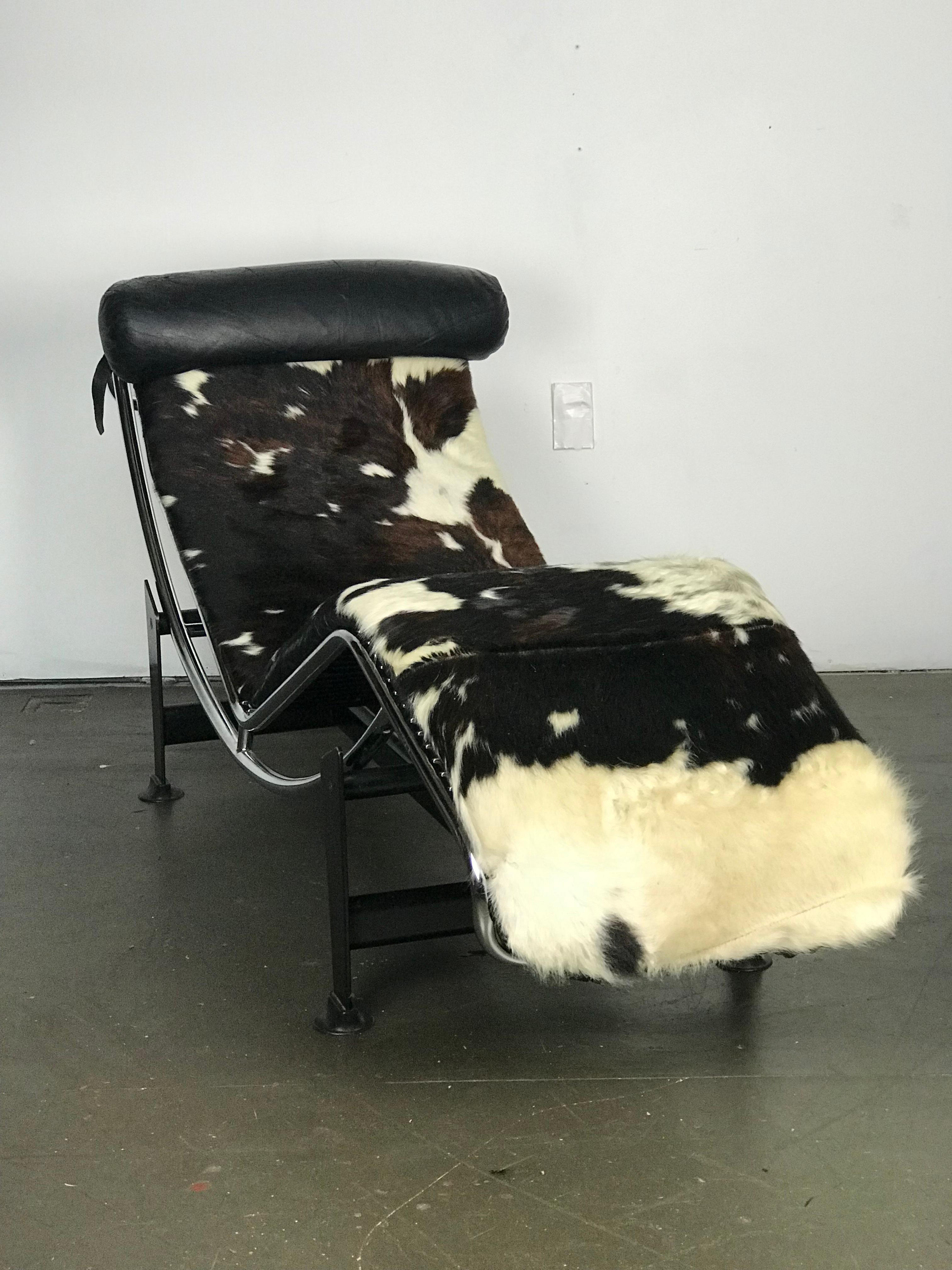 Mid-Century Modern Early Le Corbusier LC4 Style Chaise with Cowhide