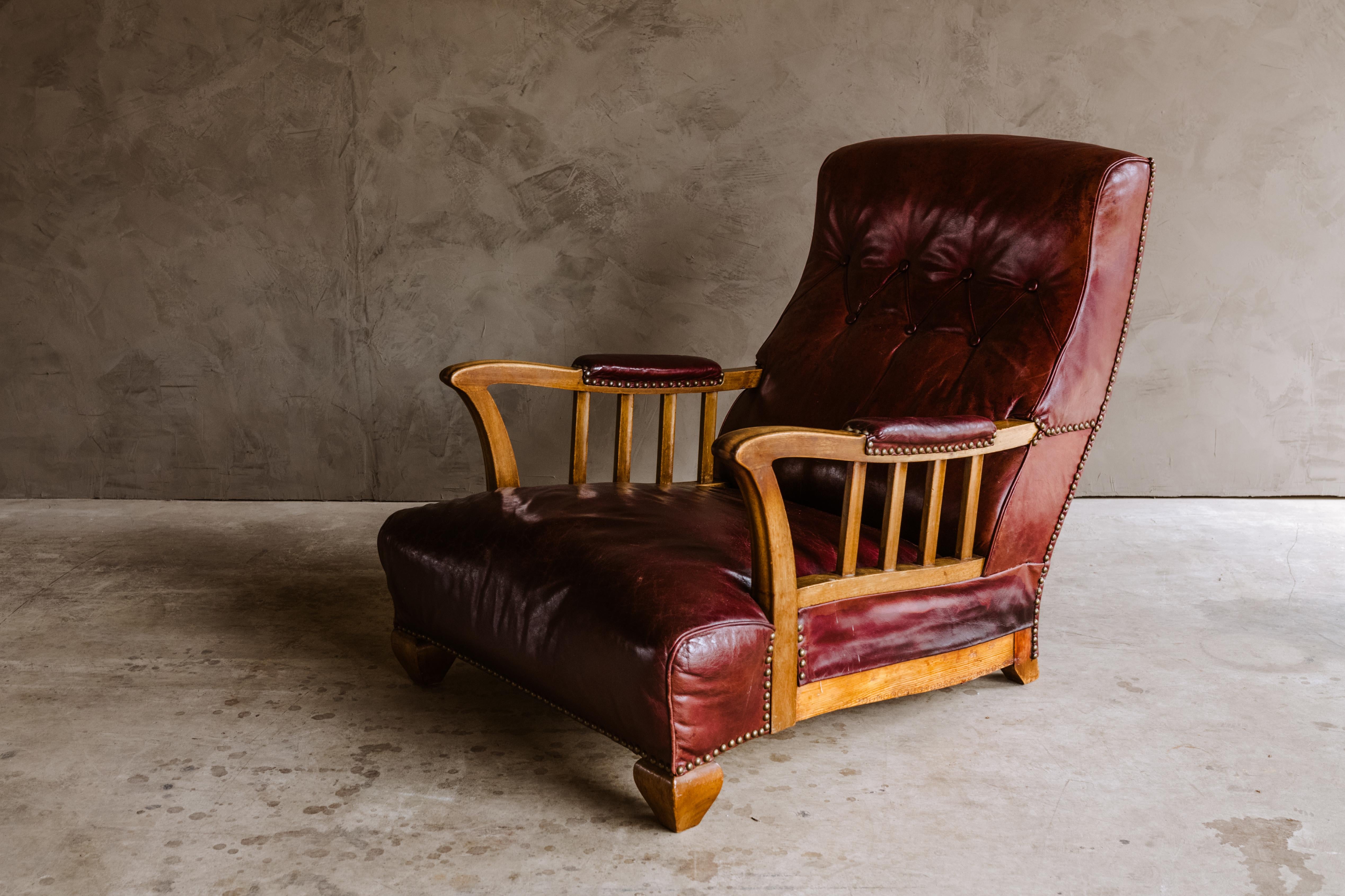 Early Leather Lounge Chair from Sweden, 1940s In Good Condition In Nashville, TN