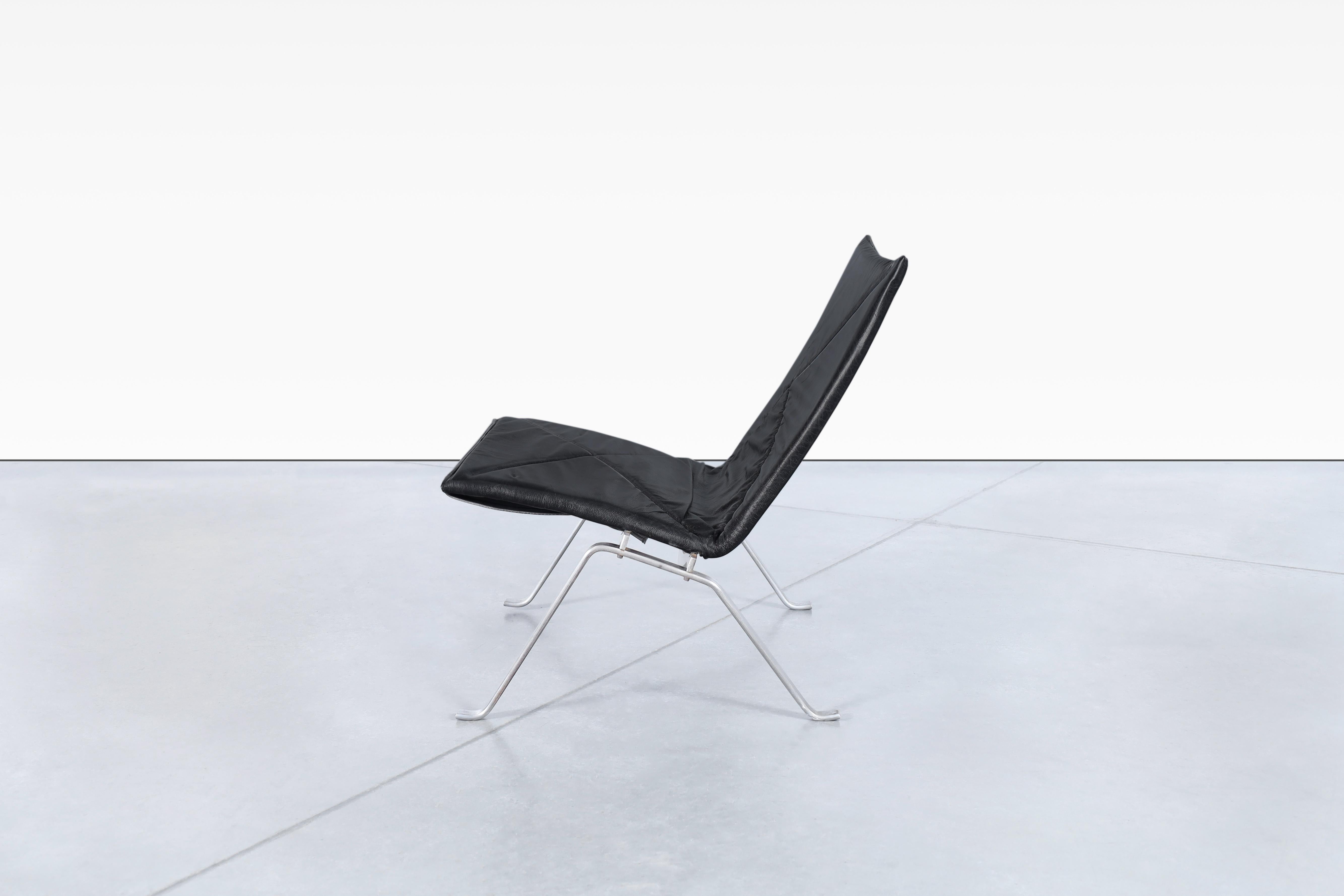 Early Leather PK22 Lounge Chairs by Poul Kjearholm for E. Kold Christensen For Sale 2
