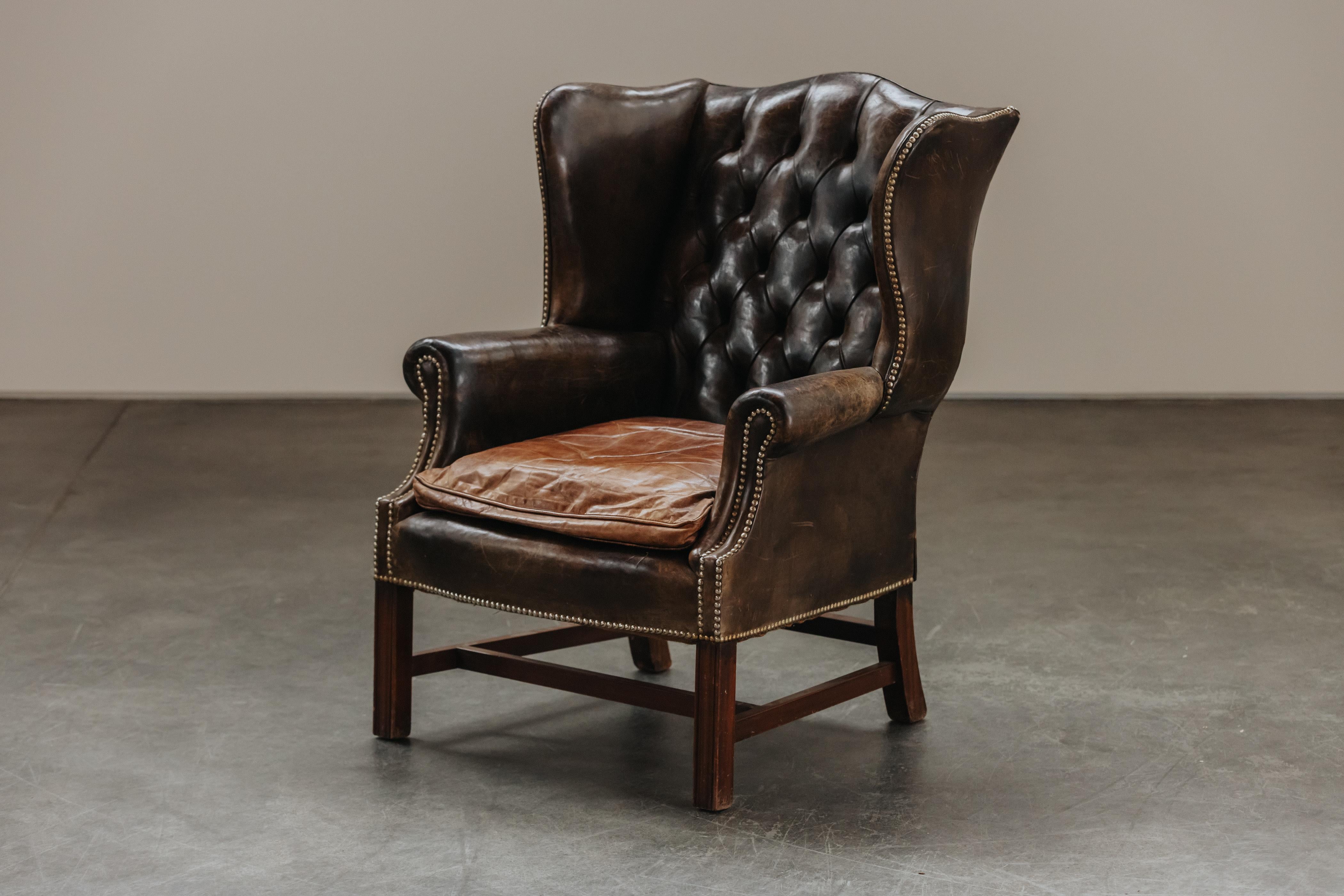 Sedia a dondolo in pelle proveniente dalla Francia, CIRCA 1950 in vendita 1