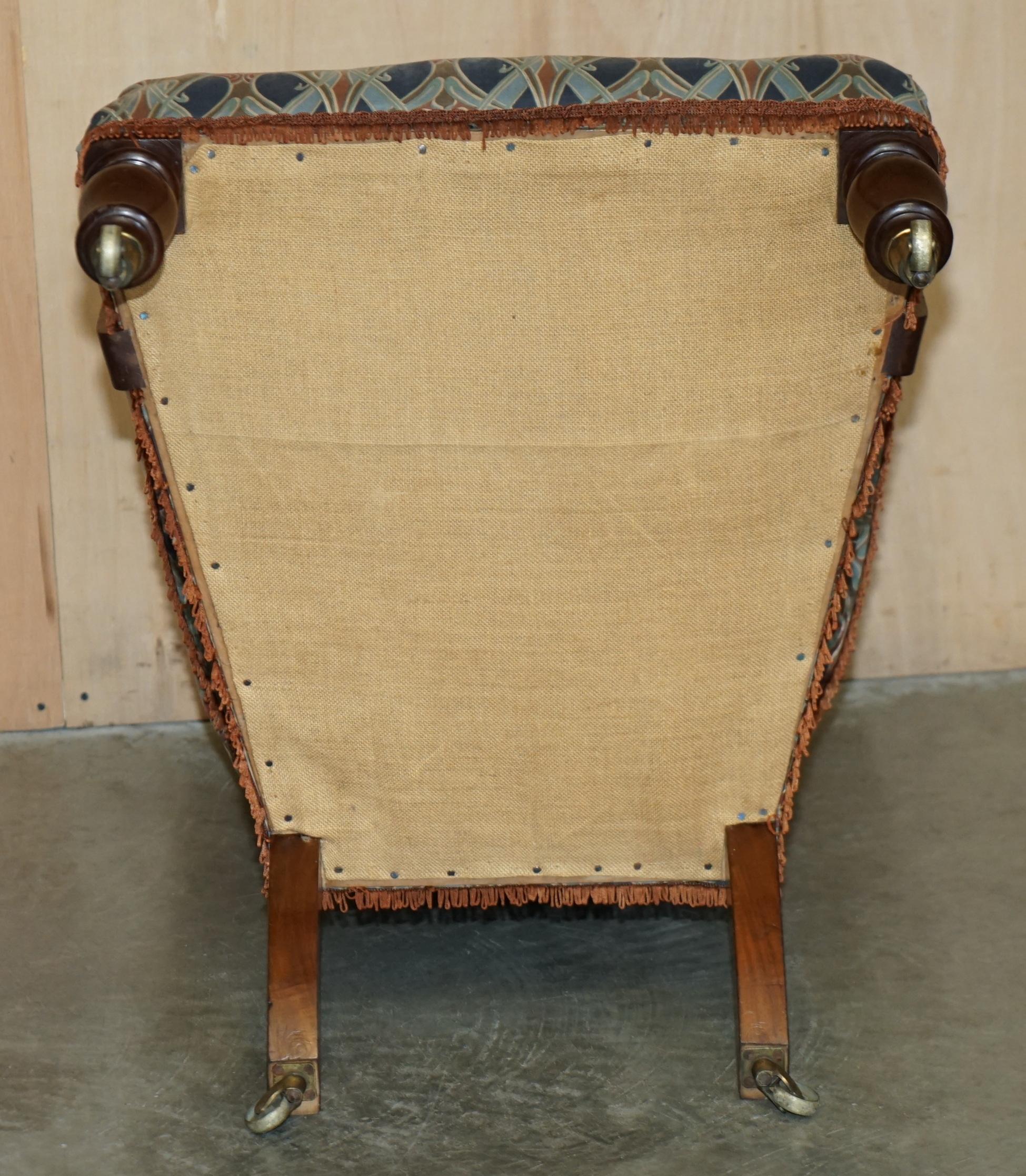 Armoire de lecture libérale victorienne antique IANTHE FABIC, Période 1860 en vente 9