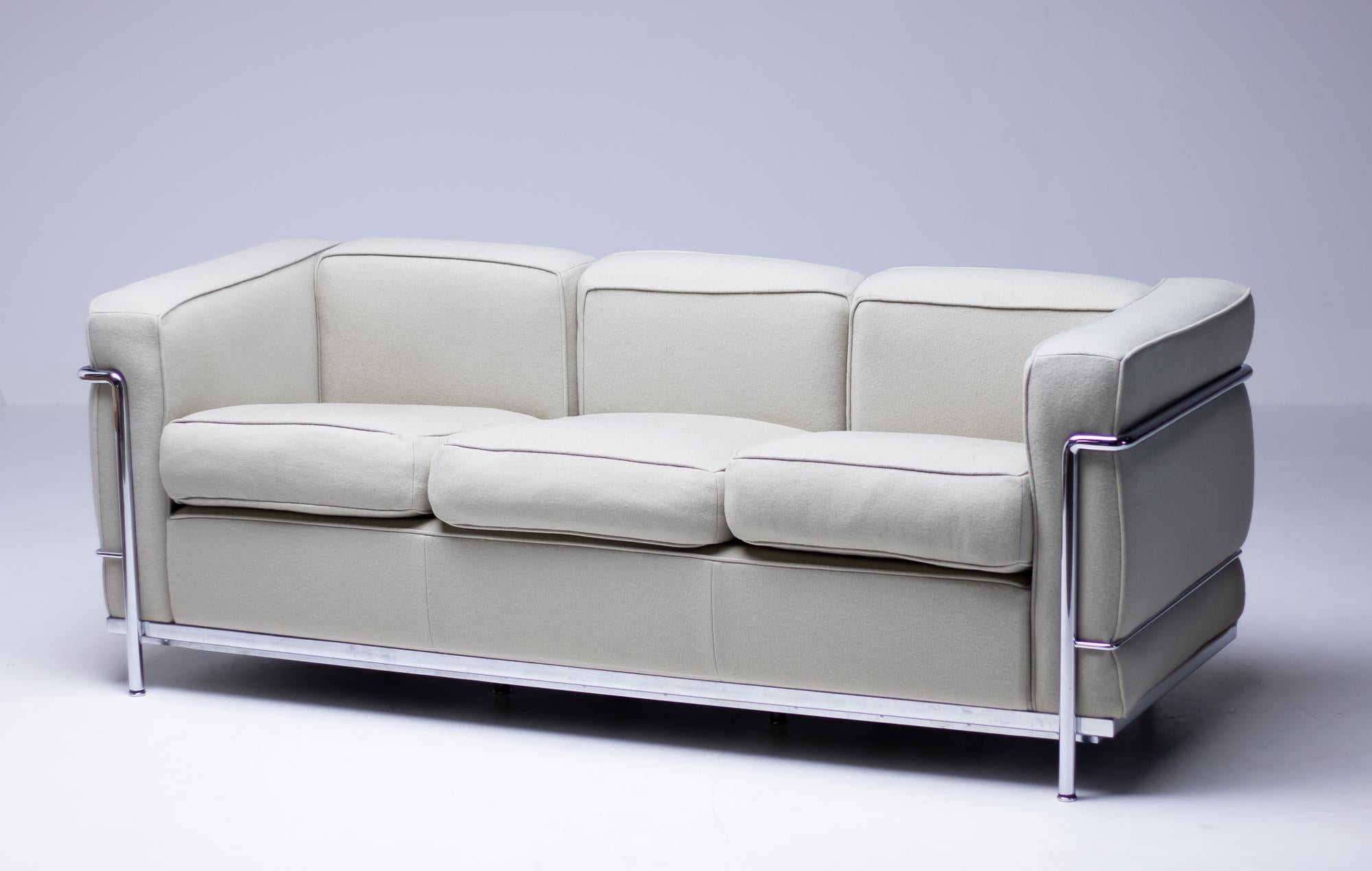 Early Limited Edition Le Corbusier LC2 3-Seater Sofa by Cassina 2