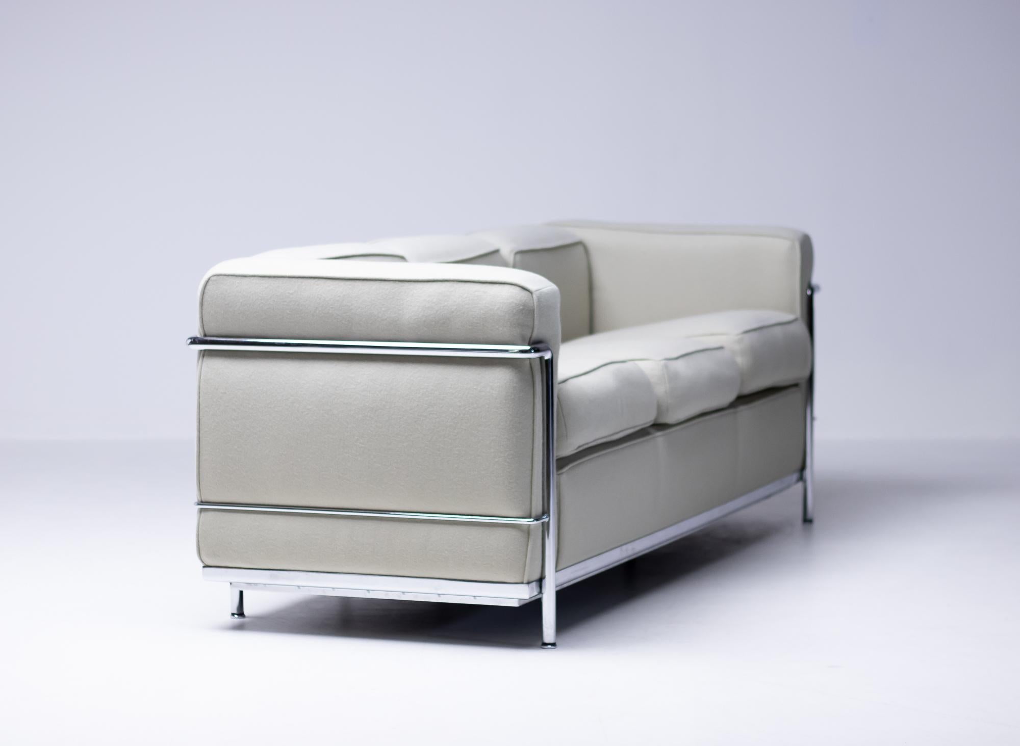 le corbusier 3 seat sofa