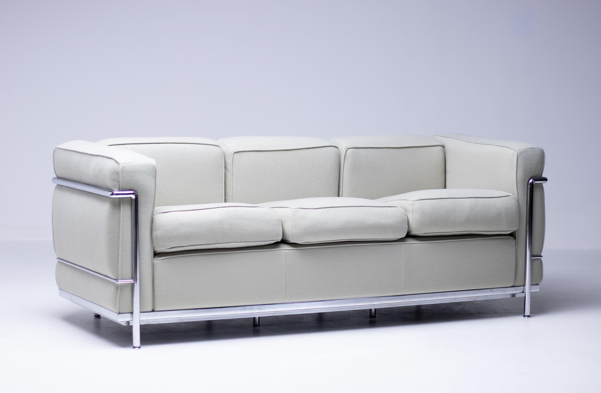 Swiss Early Limited Edition Le Corbusier LC2 3-Seater Sofa by Cassina
