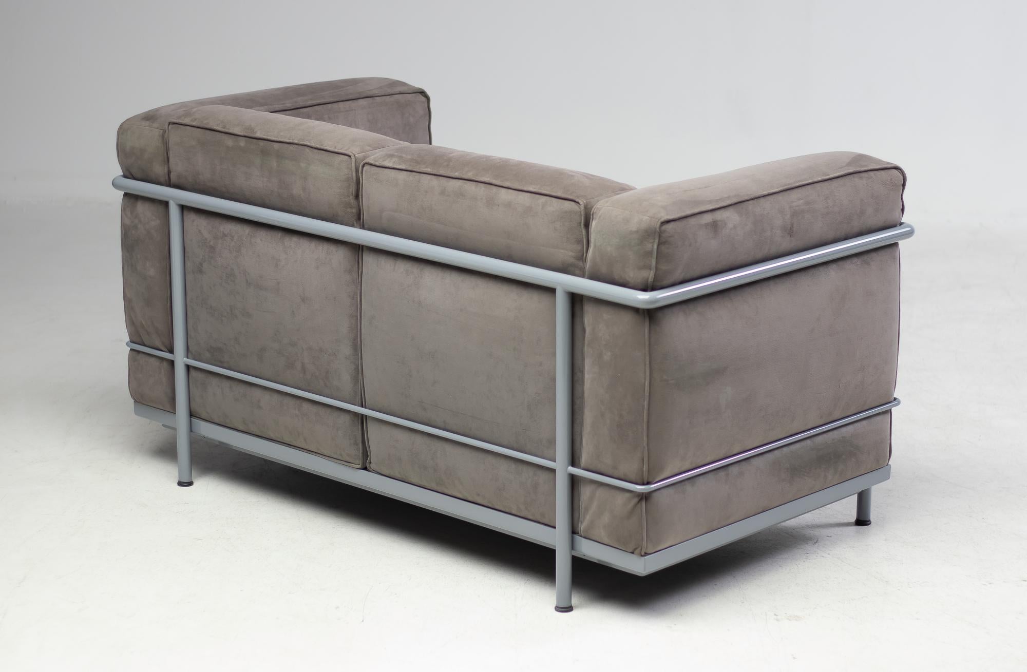 Powder-Coated Early Limited Edition Matching Le Corbusier LC3 and LC2 Set by Cassina