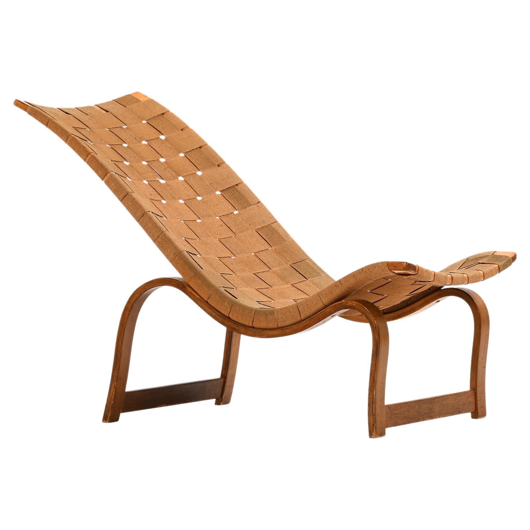 Chaise longue ancienne en bouleau teinté et toile de chanvre par Bruno Mathsson, 1936 en vente