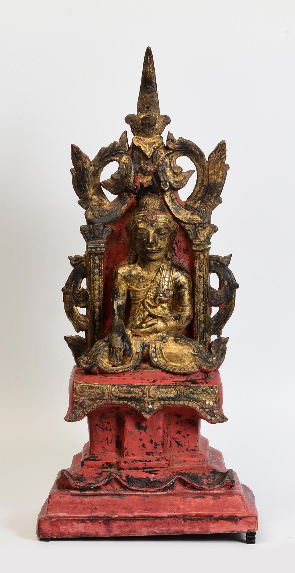Early Mandalay, Antique Burmese Lacquered Seated Buddha on the Throne For Sale 7