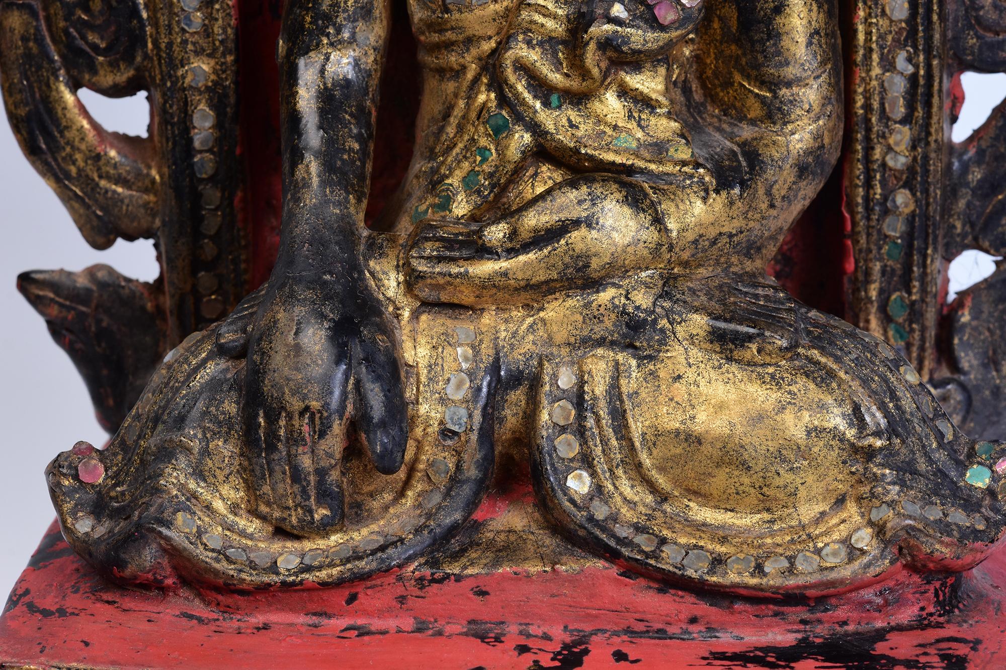 19th Century Early Mandalay, Antique Burmese Lacquered Seated Buddha on the Throne For Sale
