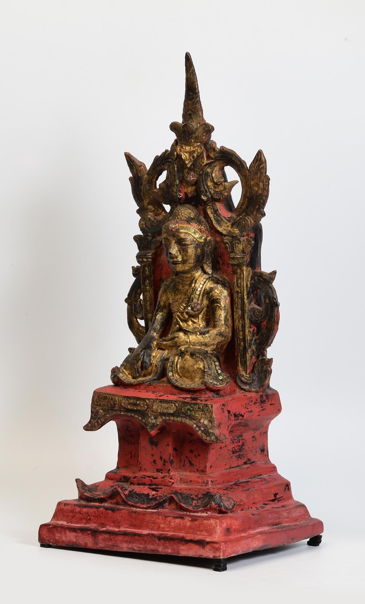 Early Mandalay, Antique Burmese Lacquered Seated Buddha on the Throne For Sale 2