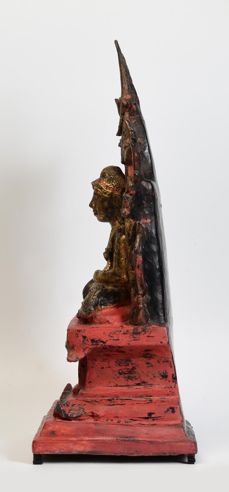 Early Mandalay, Antique Burmese Lacquered Seated Buddha on the Throne For Sale 3