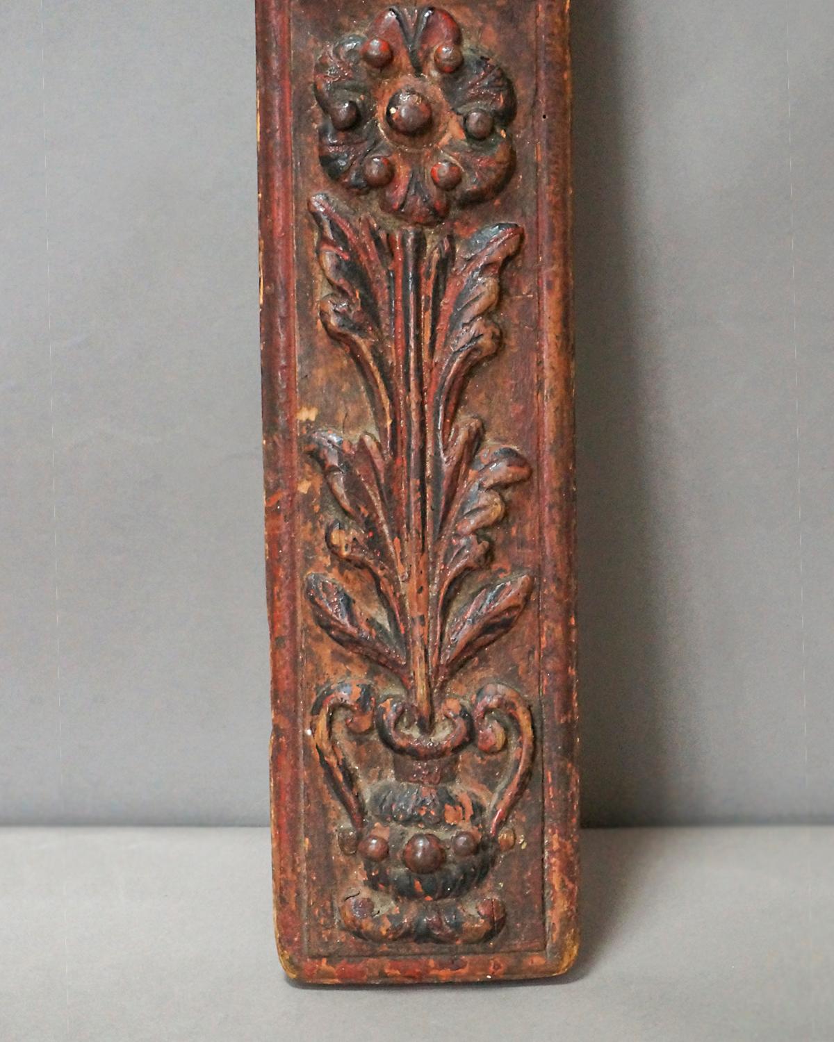 Early Mangle Board with Bold Carving In Good Condition In Great Barrington, MA