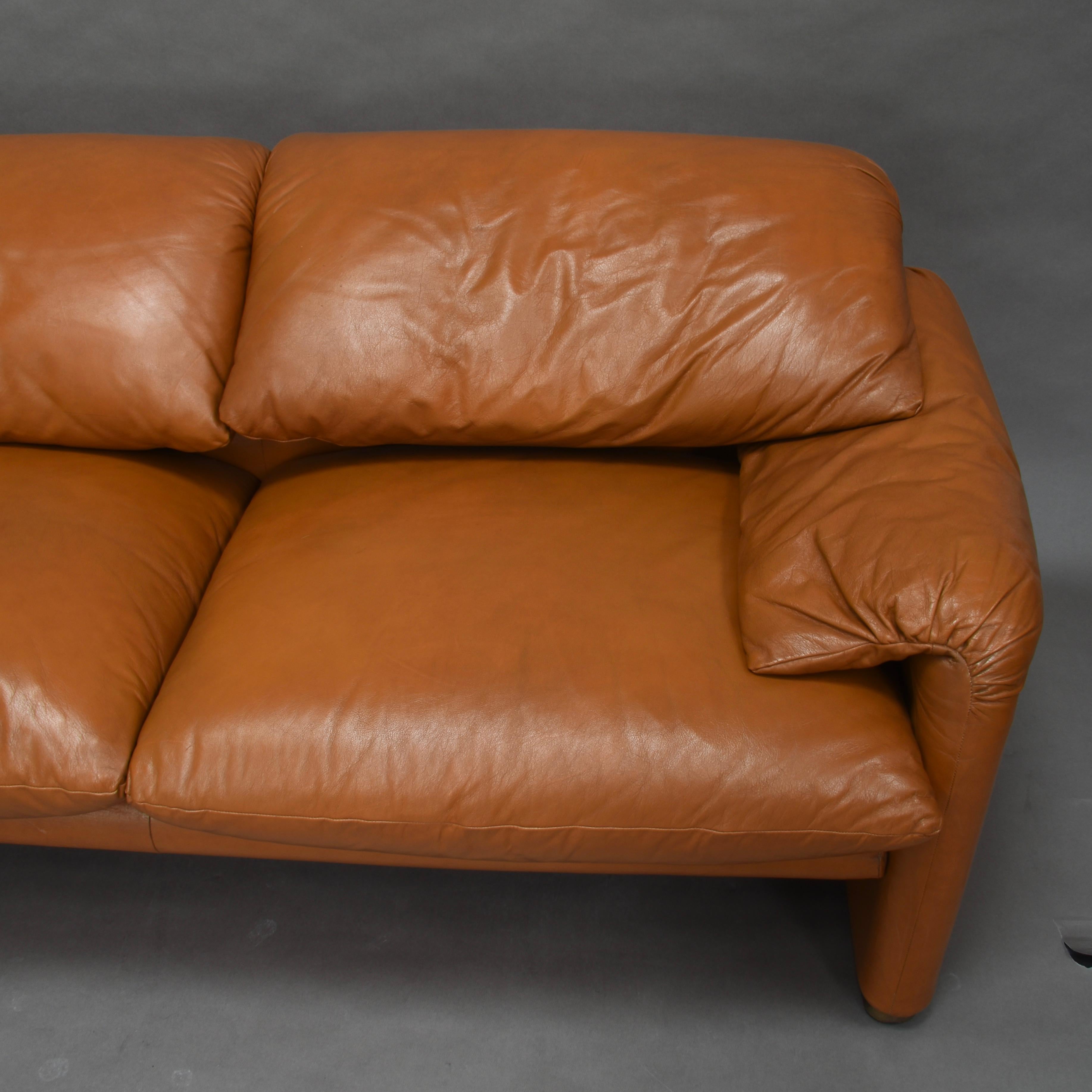 Early Maralunga Sofa in Tan Leather by Vico Magistretti for Cassina, Italy, 1973 2