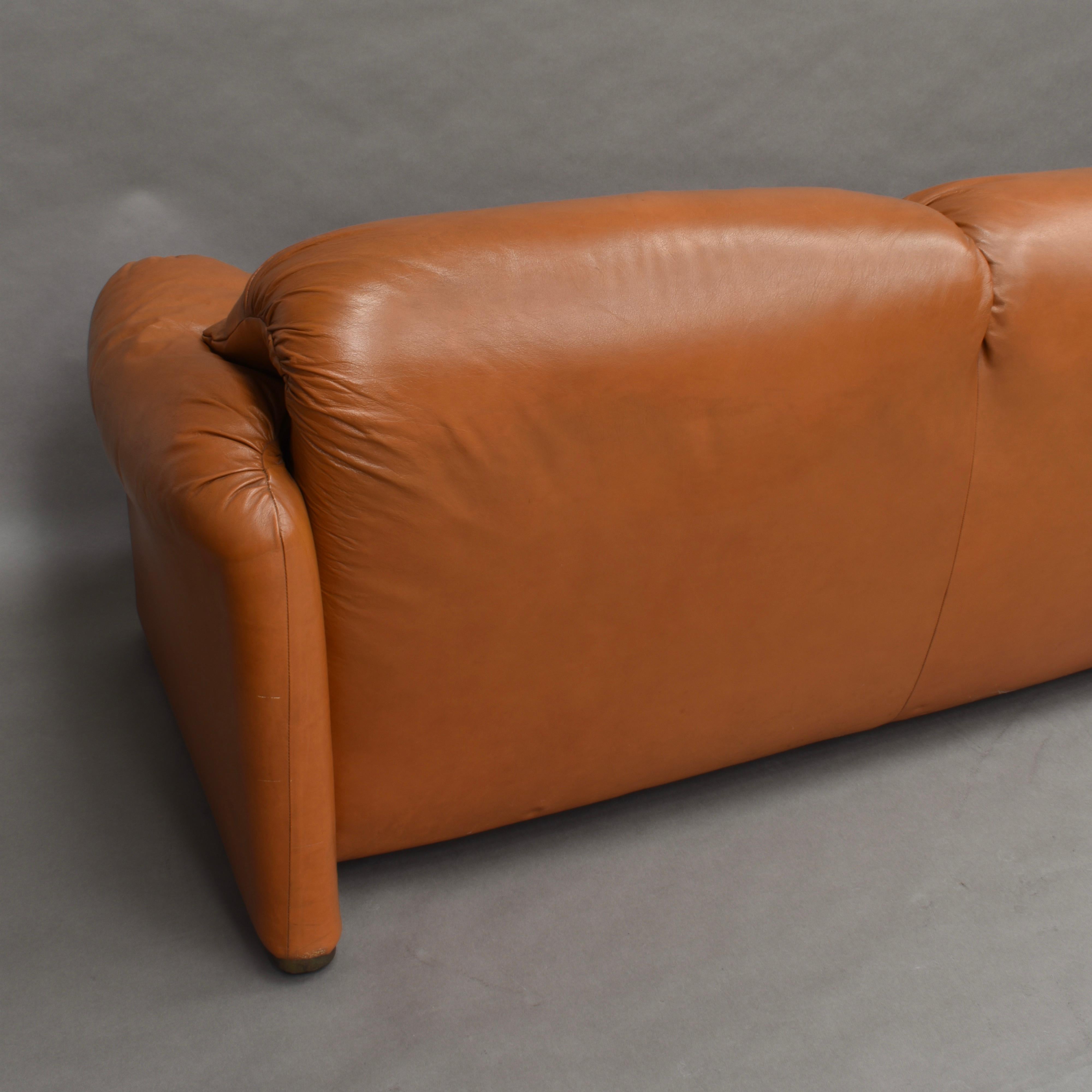 Early Maralunga Sofa in Tan Leather by Vico Magistretti for Cassina, Italy, 1973 8