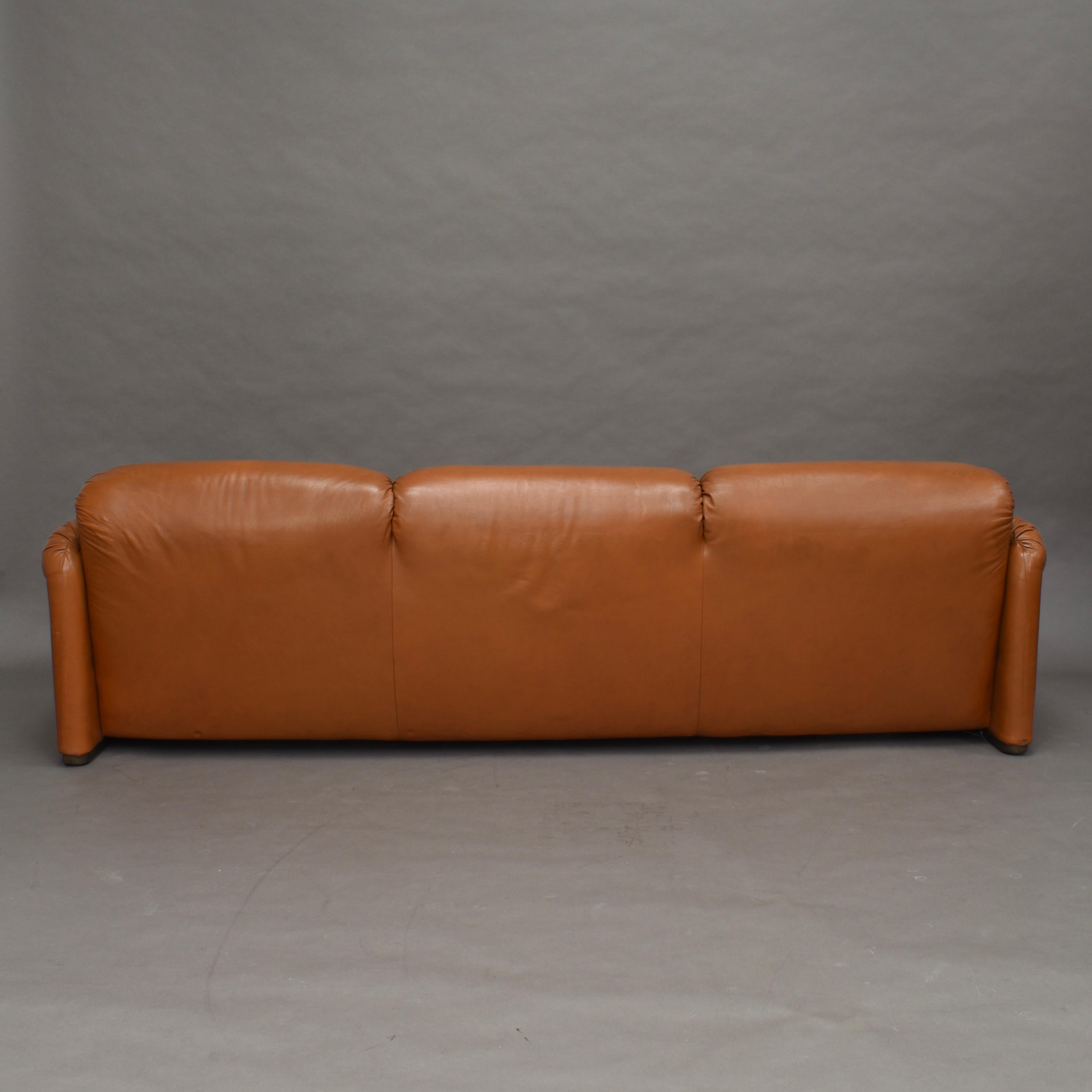 Italian Early Maralunga Sofa in Tan Leather by Vico Magistretti for Cassina, Italy, 1973