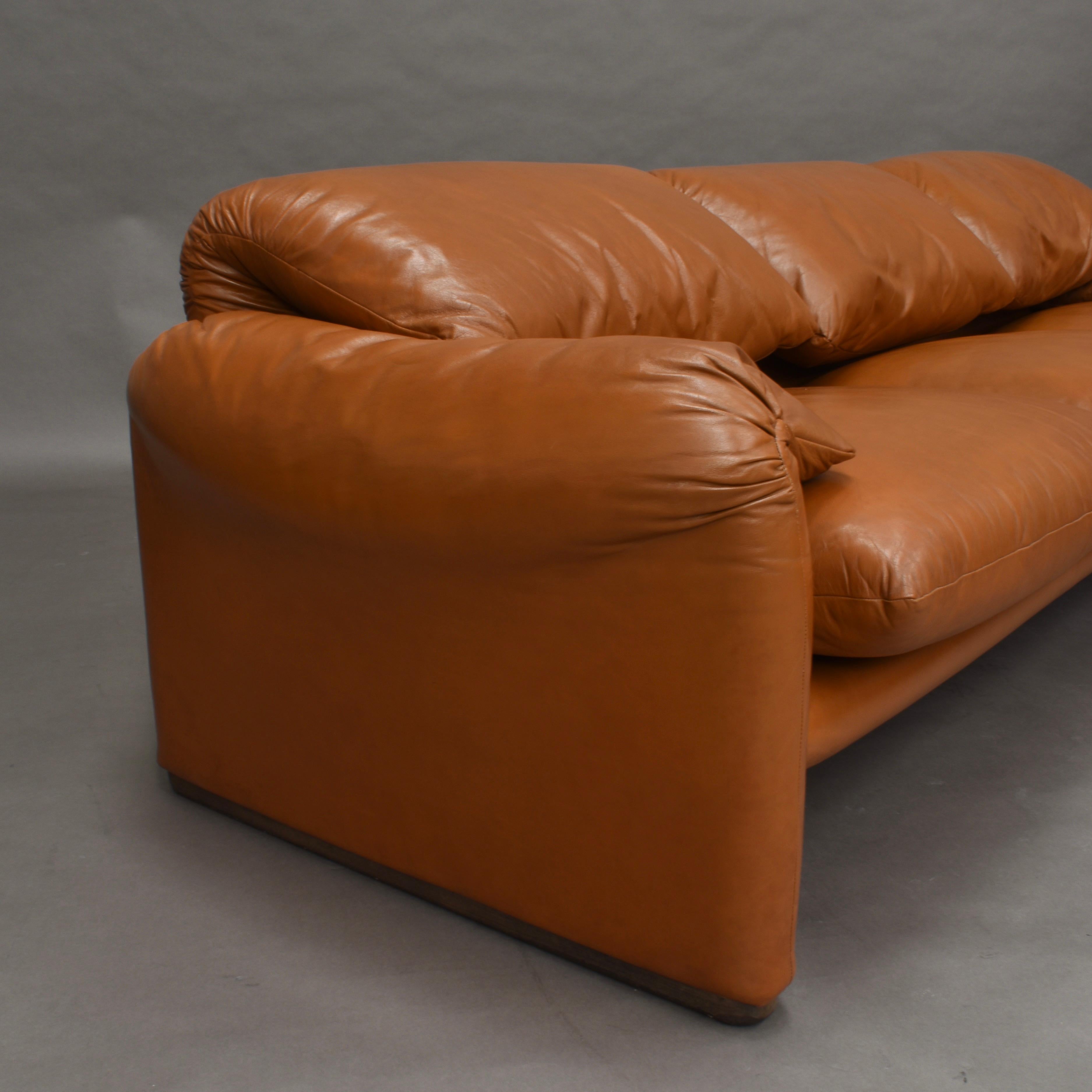 Early Maralunga Sofa in Tan Leather by Vico Magistretti for Cassina, Italy, 1973 In Good Condition In Pijnacker, Zuid-Holland