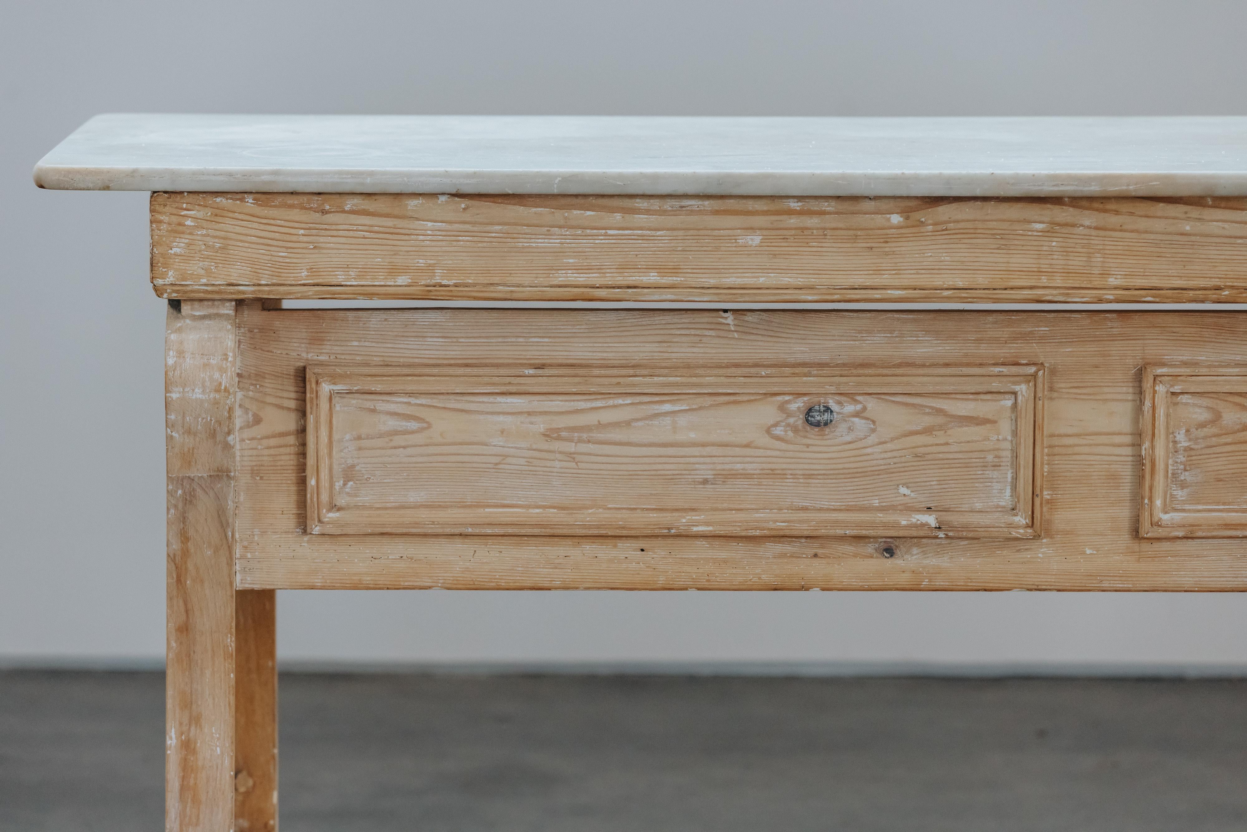 Early Marble Bakery Table From France, Circa 1850 (Mittleres 19. Jahrhundert) im Angebot