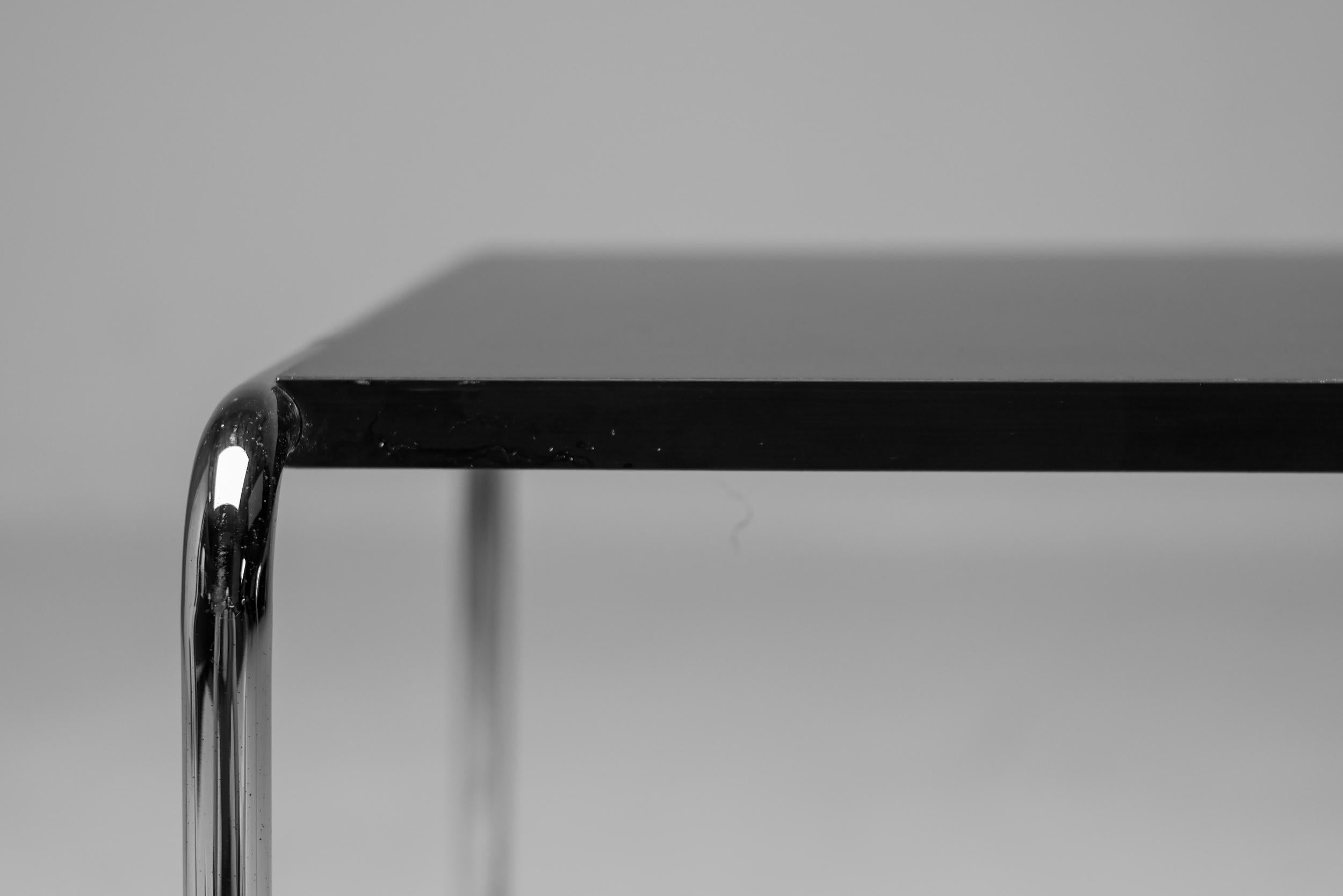 Mesa auxiliar antigua de Marcel Breuer por Gavina, Italia, 1960 en Bastante bueno estado para la venta en Dronten, NL