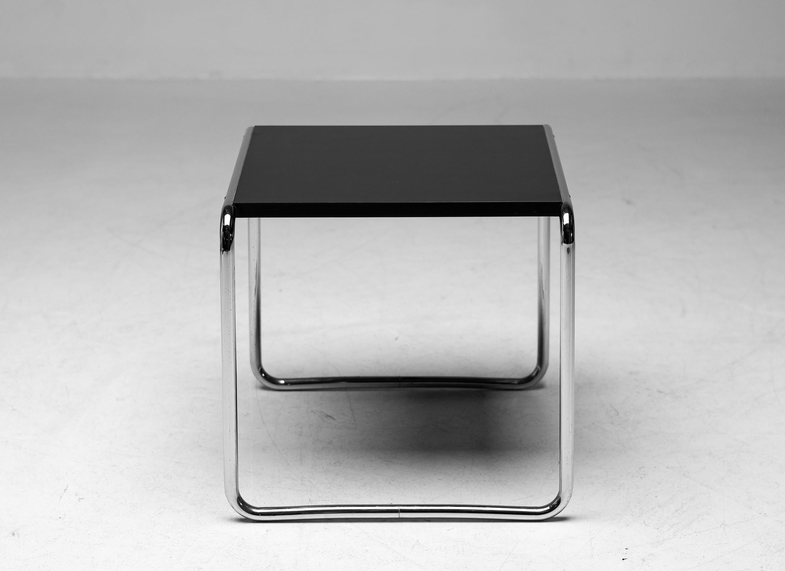 Mesa auxiliar antigua de Marcel Breuer por Gavina, Italia Moderno de mediados de siglo en venta