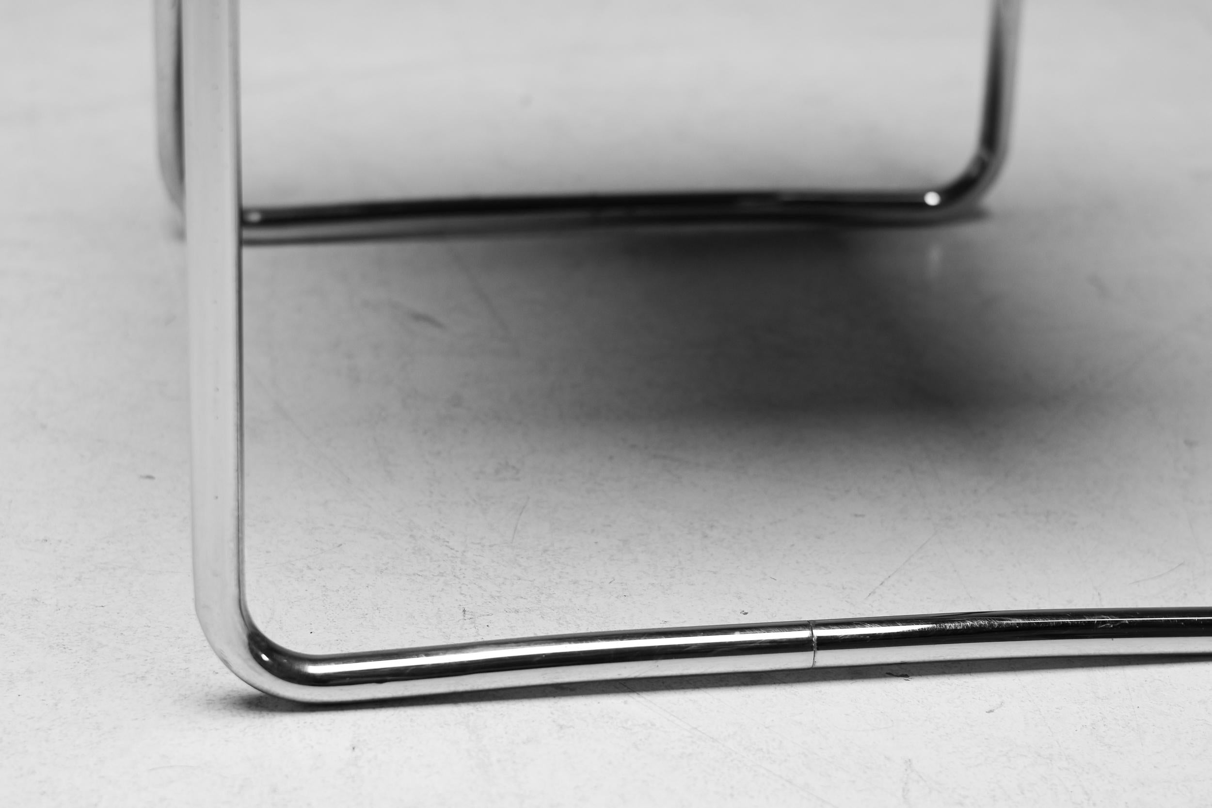 Mesa auxiliar antigua de Marcel Breuer por Gavina, Italia Acero en venta