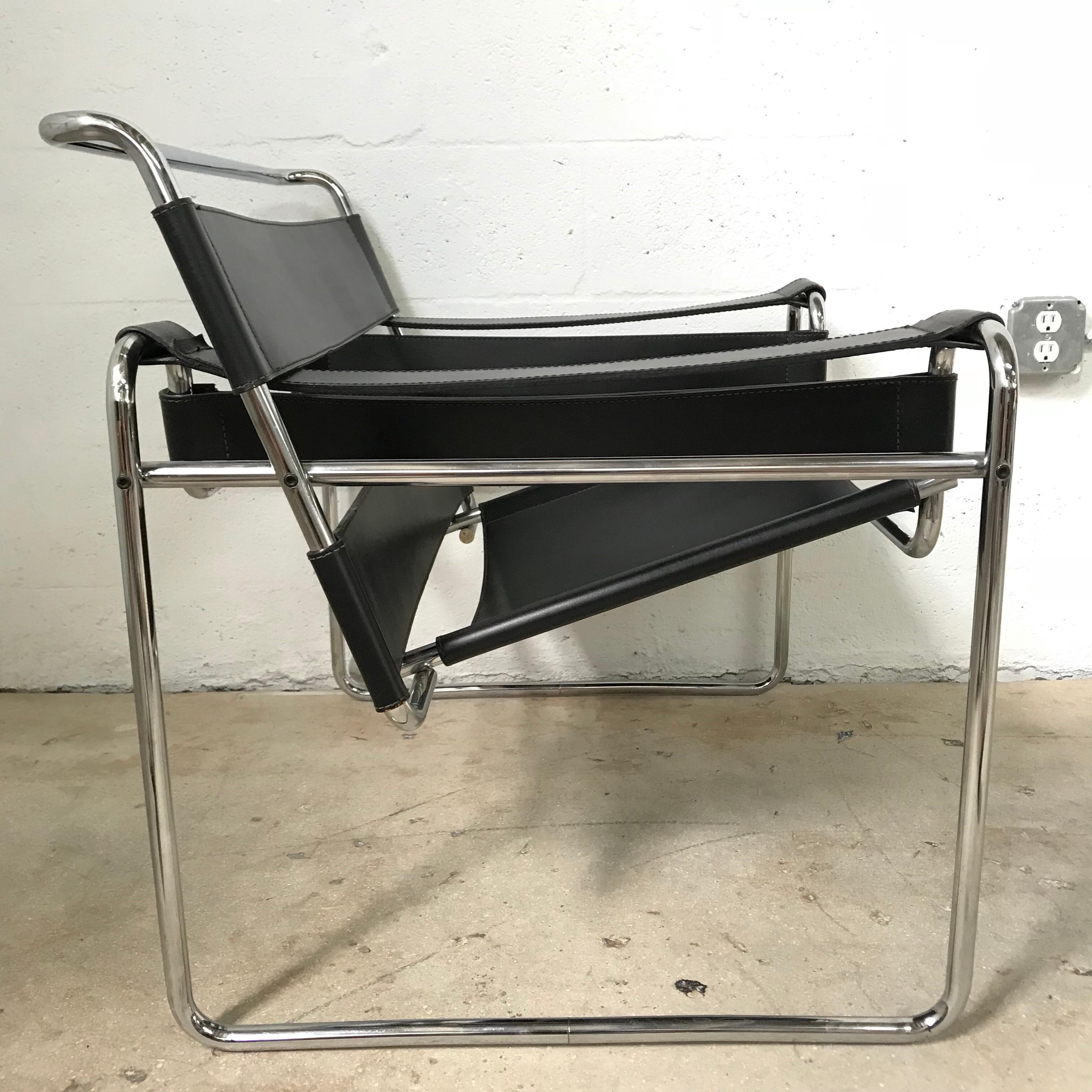 wassily chair black