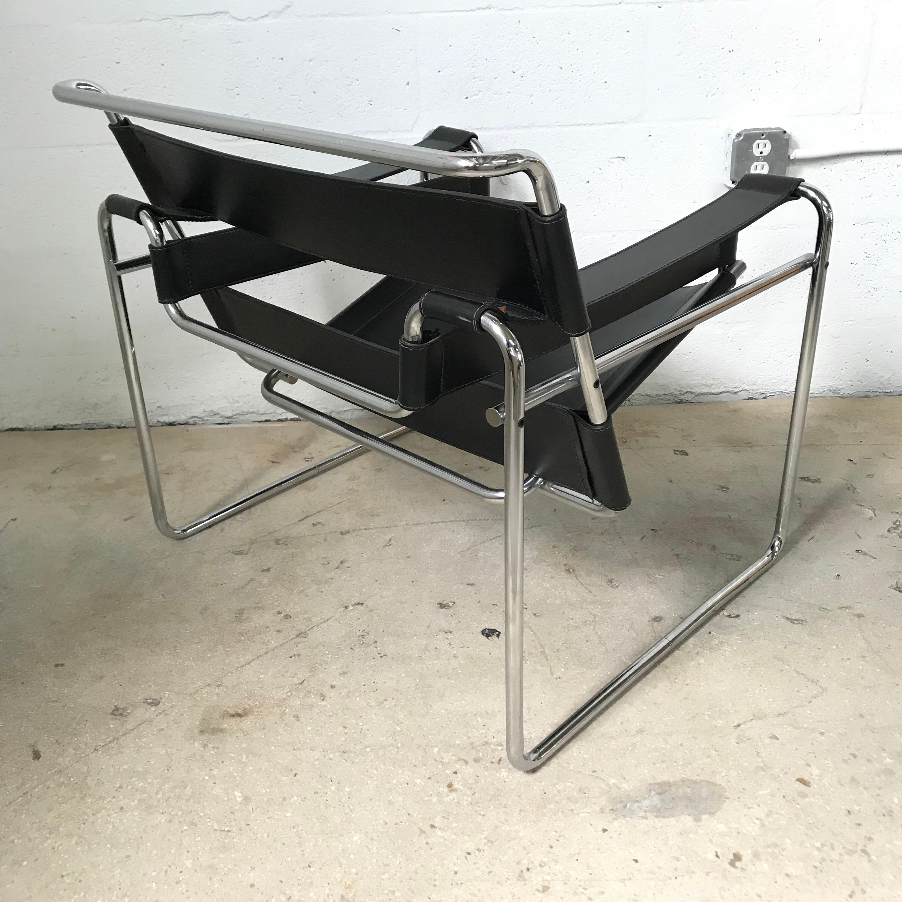 Mid-Century Modern Early Marcel Breuer Wassily Chair in Polishes Chrome and Black Leather