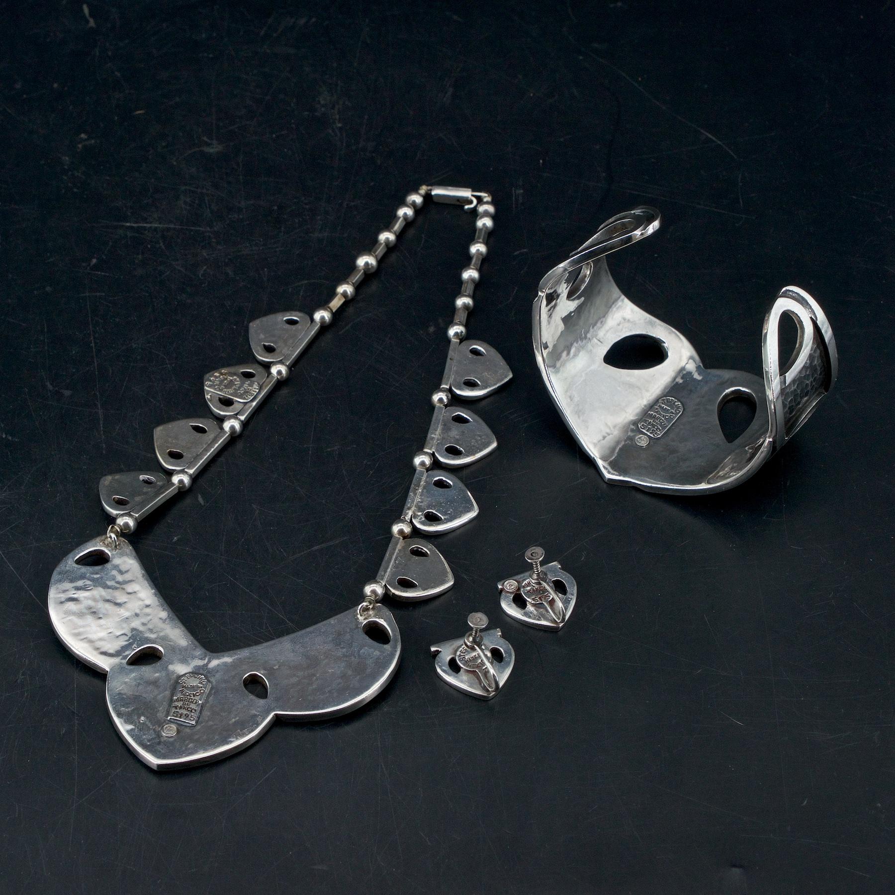 Frühes frühes Margot de Taxco Sterling Parure Set Halskette Ohrringe Manschettenarmband (Mitte des 20. Jahrhunderts) im Angebot