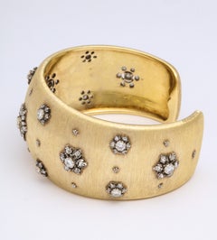 Bracciale da polso in oro e diamanti Mario Buccellati, primi anni di vita