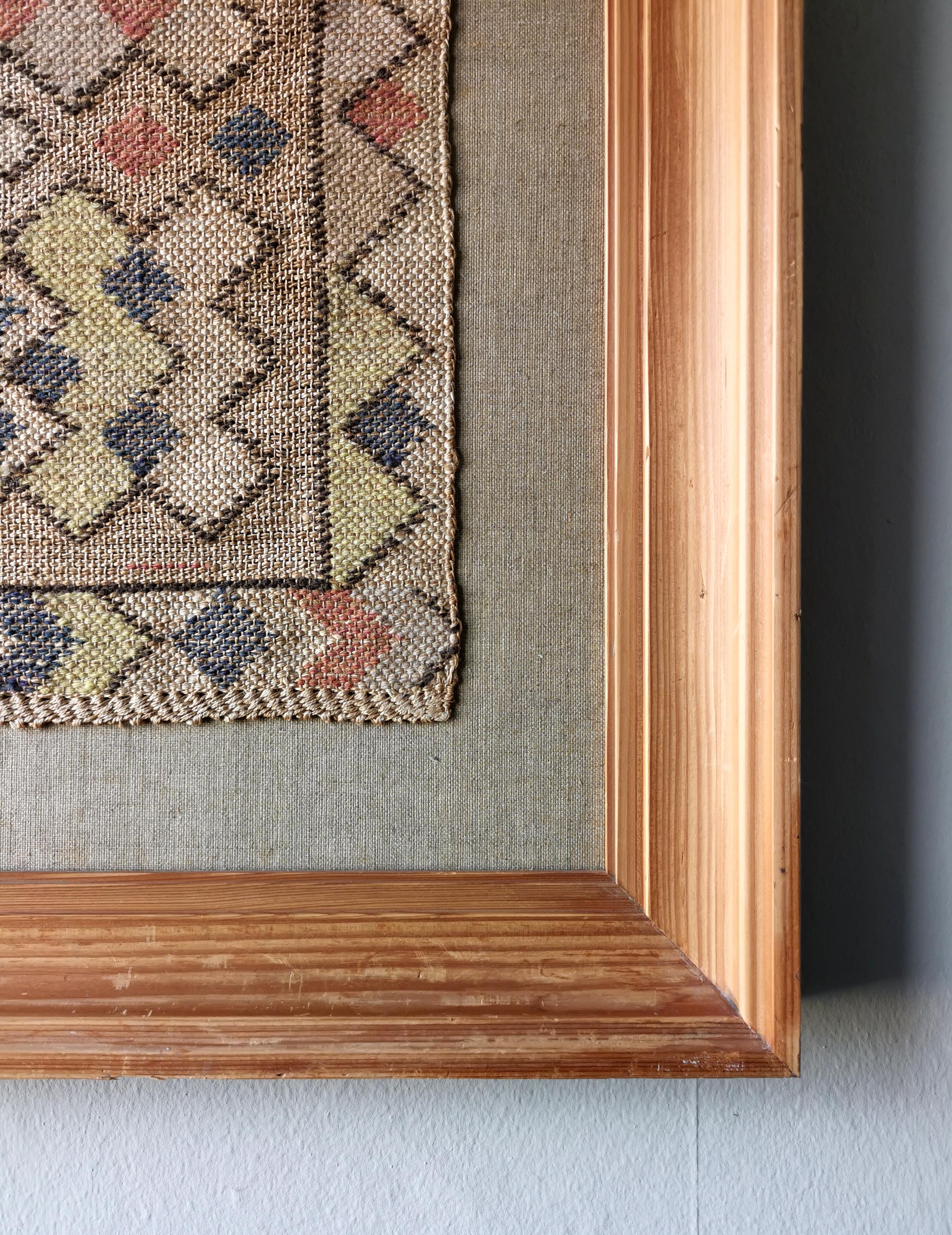 Scandinave moderne Tapisserie Märta Måås-Fjetterström dans un cadre en pin signé Suède années 30 en vente