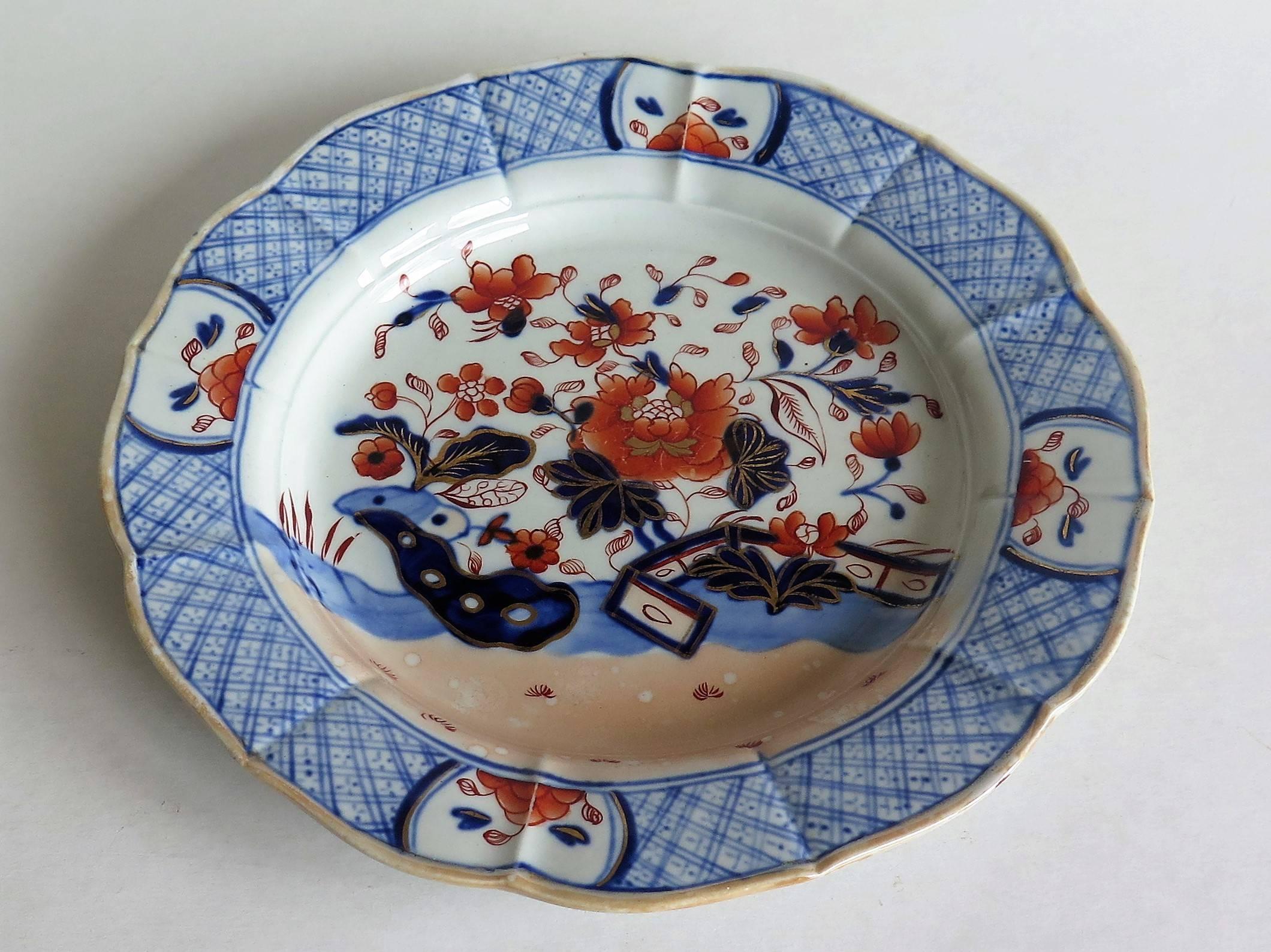 English Early Mason's Ironstone Desert Plate or Dish in Fence Japan Pattern, circa 1815