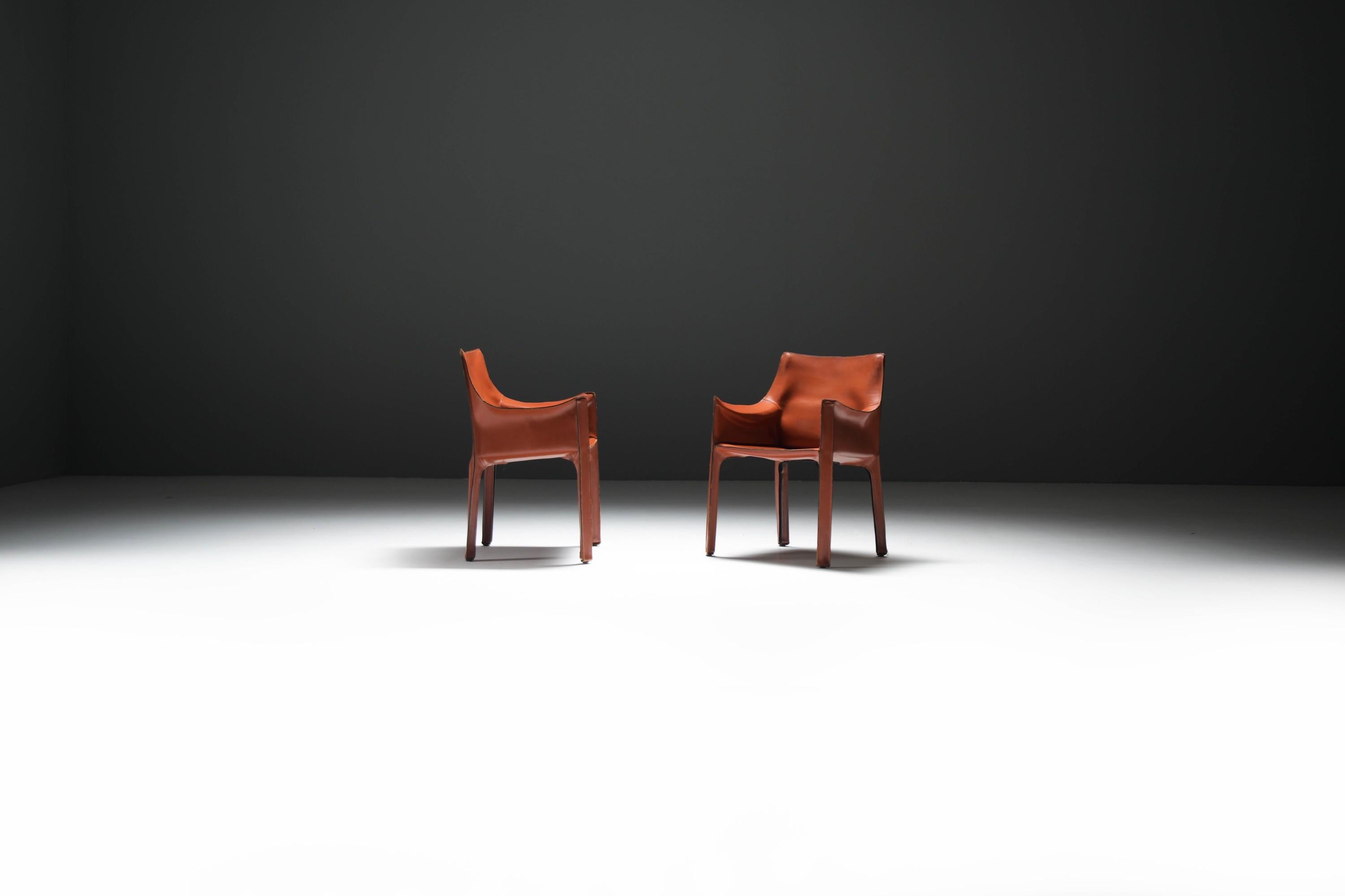 Early & matching Cab 413 Armchairs (2) in leather by Mario Bellini for Cassina. Moderno de mediados de siglo en venta