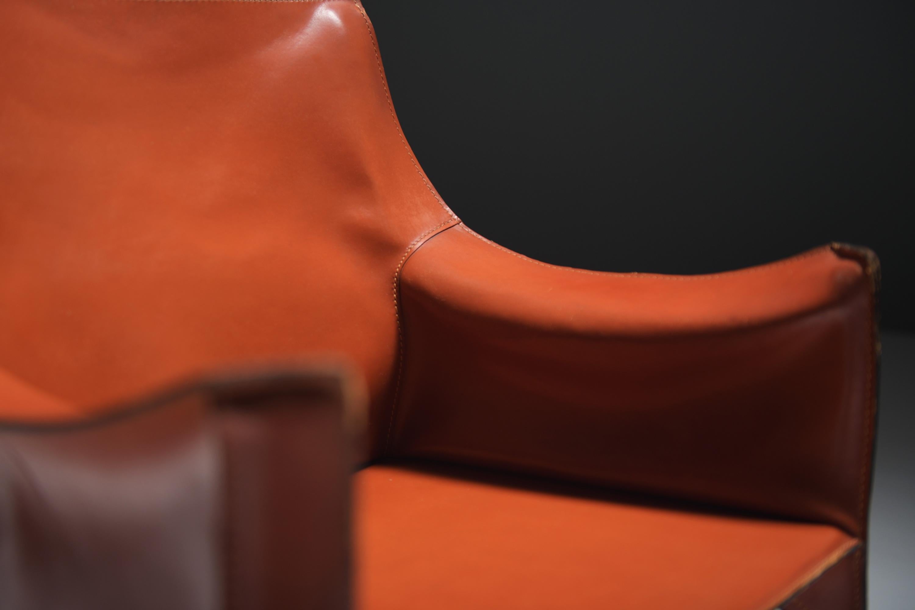 Early & matching Cab 413 Armchairs (2) in leather by Mario Bellini for Cassina. Cuero en venta