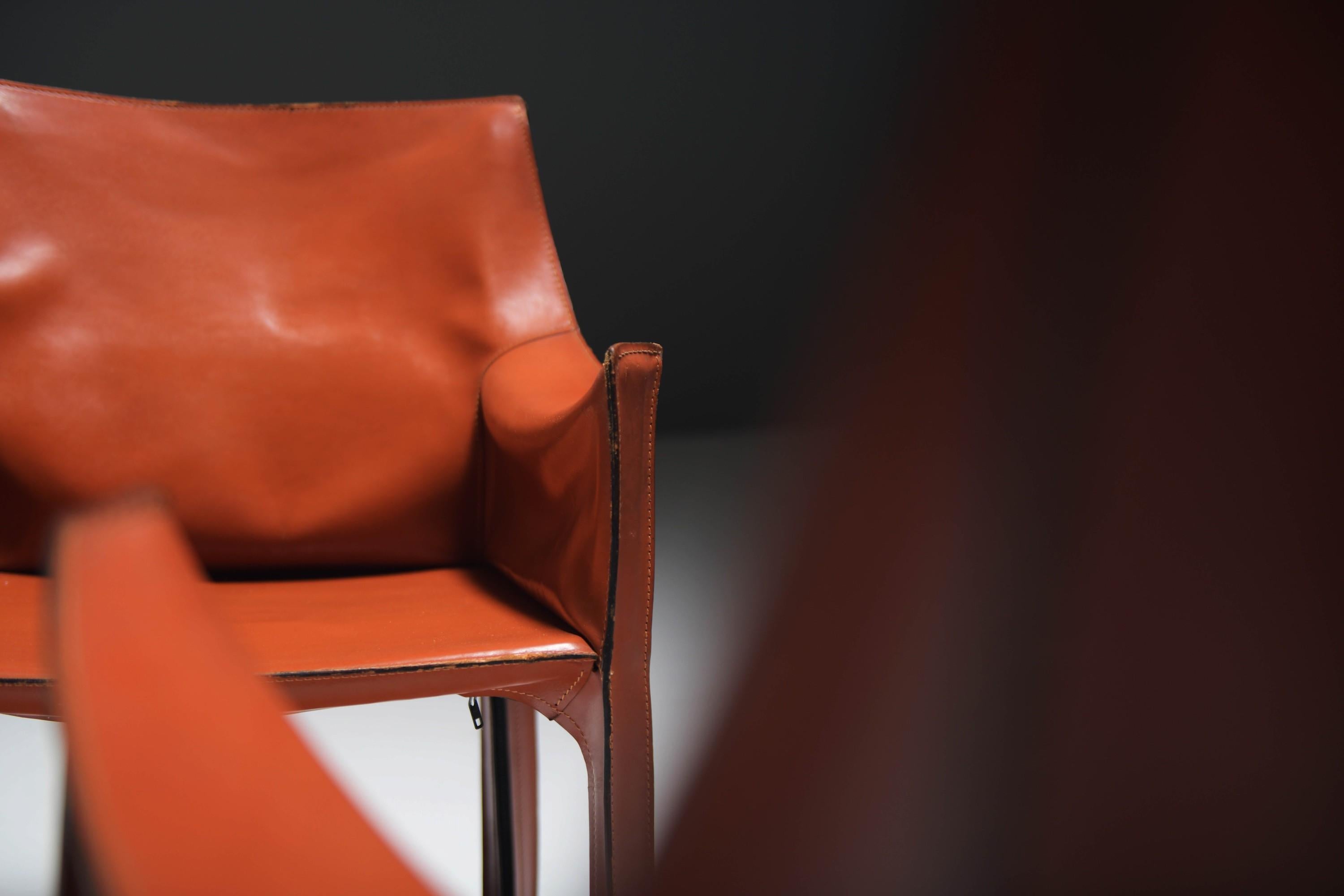 Early & matching Cab 413 Armchairs (2) in leather by Mario Bellini for Cassina. en venta 1