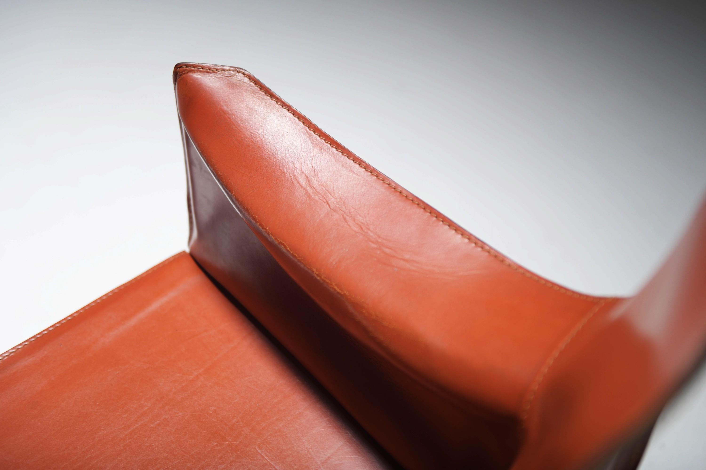 Early & matching Cab 413 Armchairs (2) in leather by Mario Bellini for Cassina. en venta 2